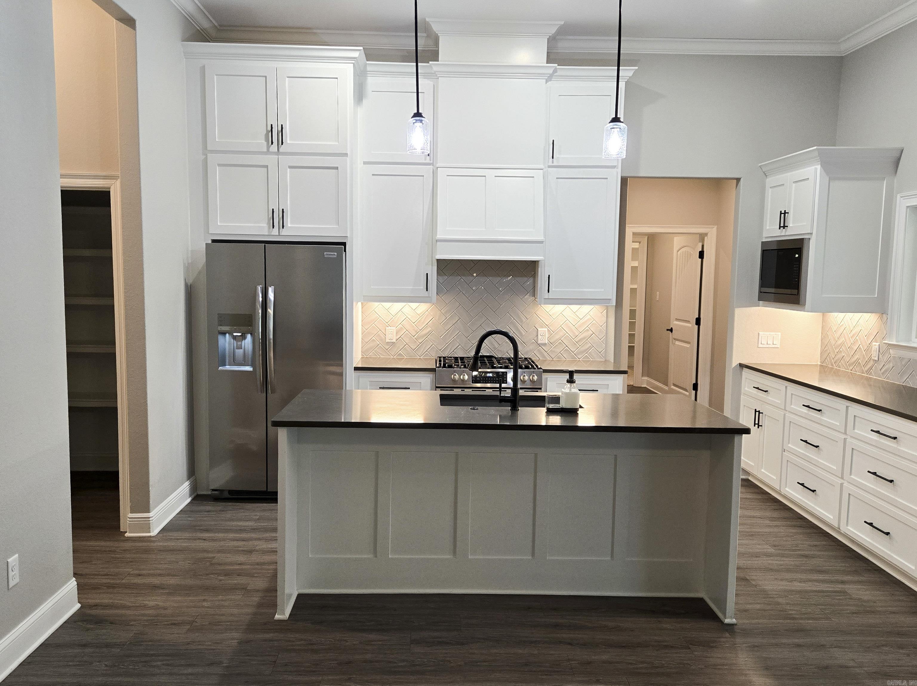 ALTA VISTA - Residential
