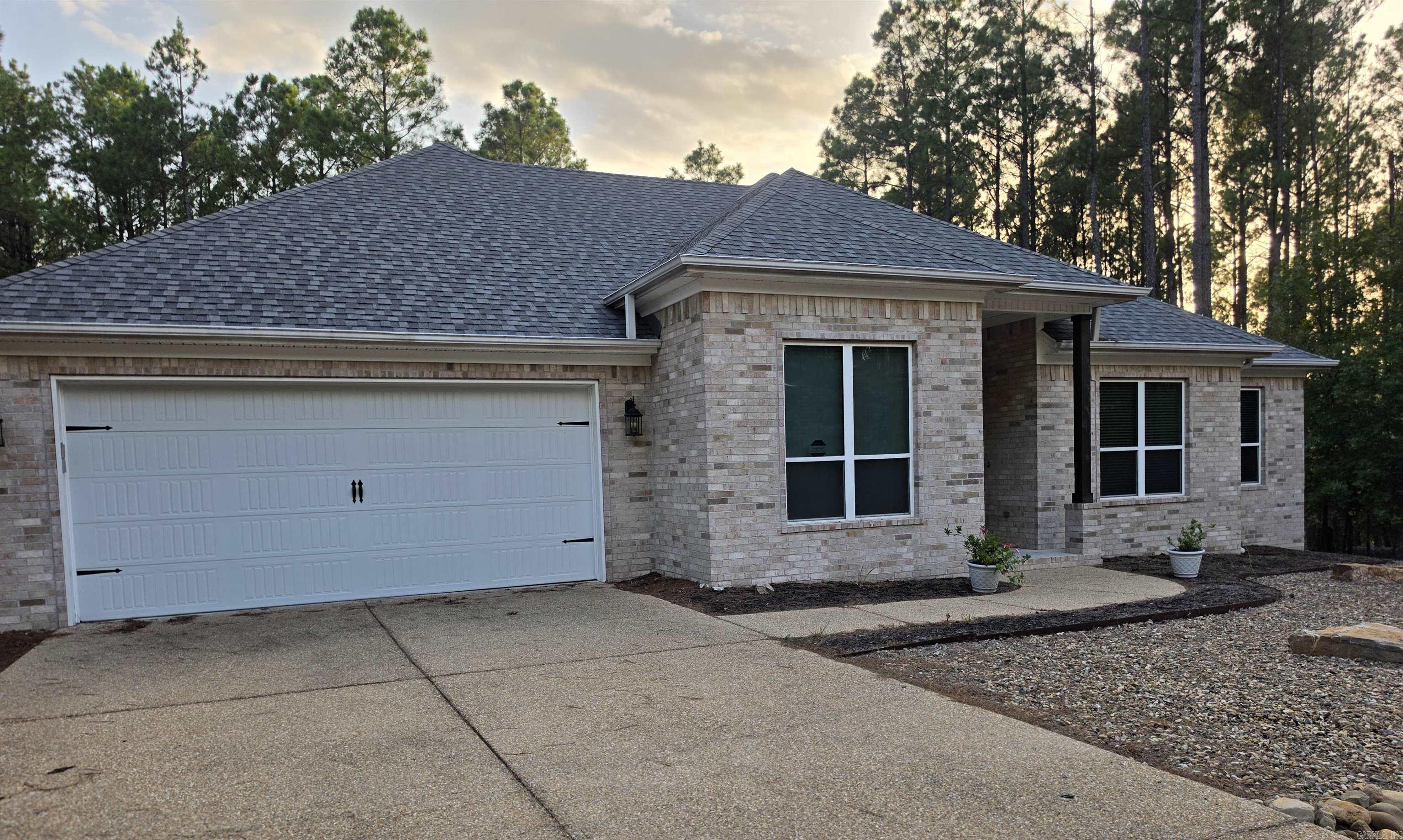 ALTA VISTA - Residential