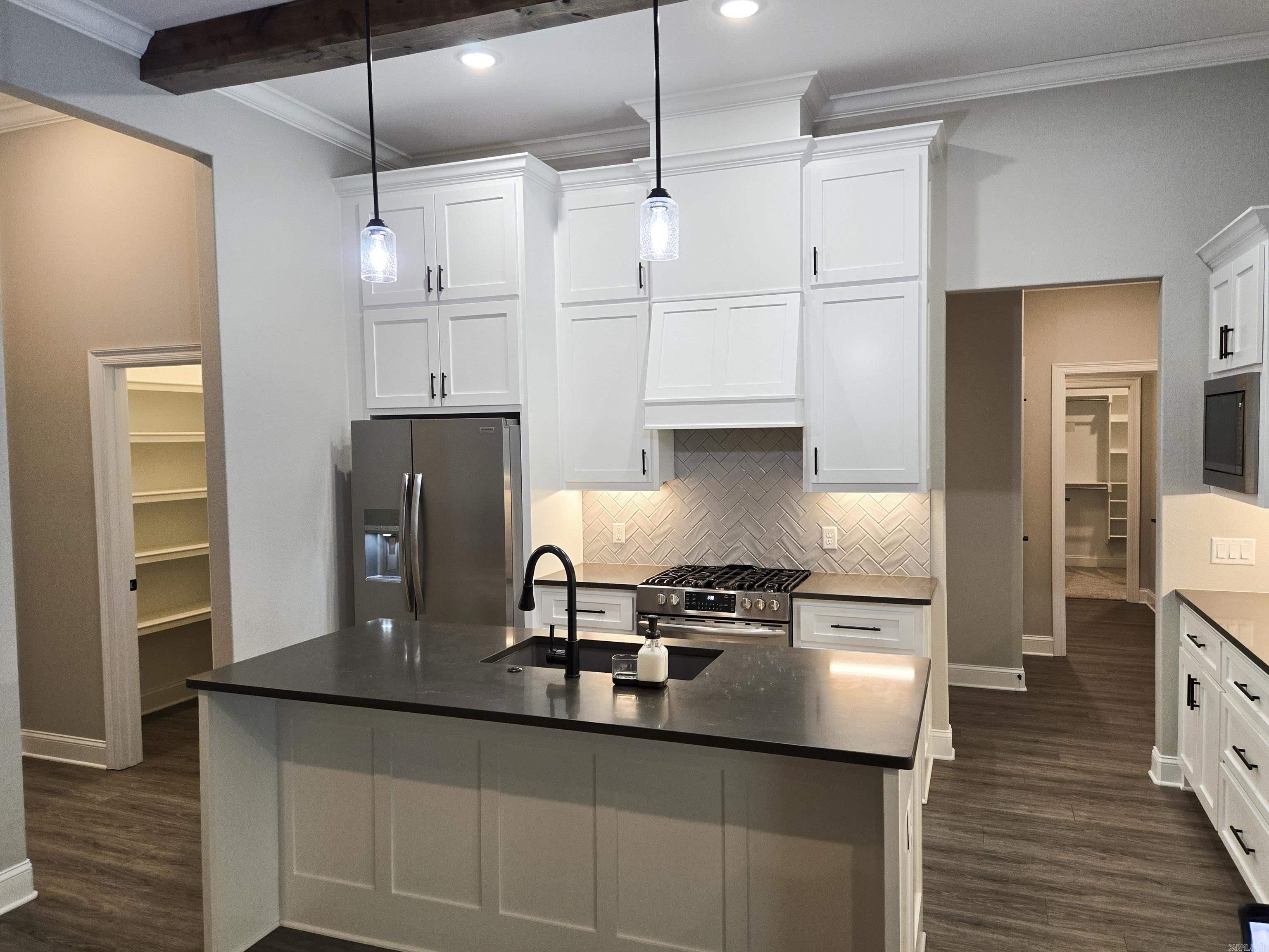 ALTA VISTA - Residential
