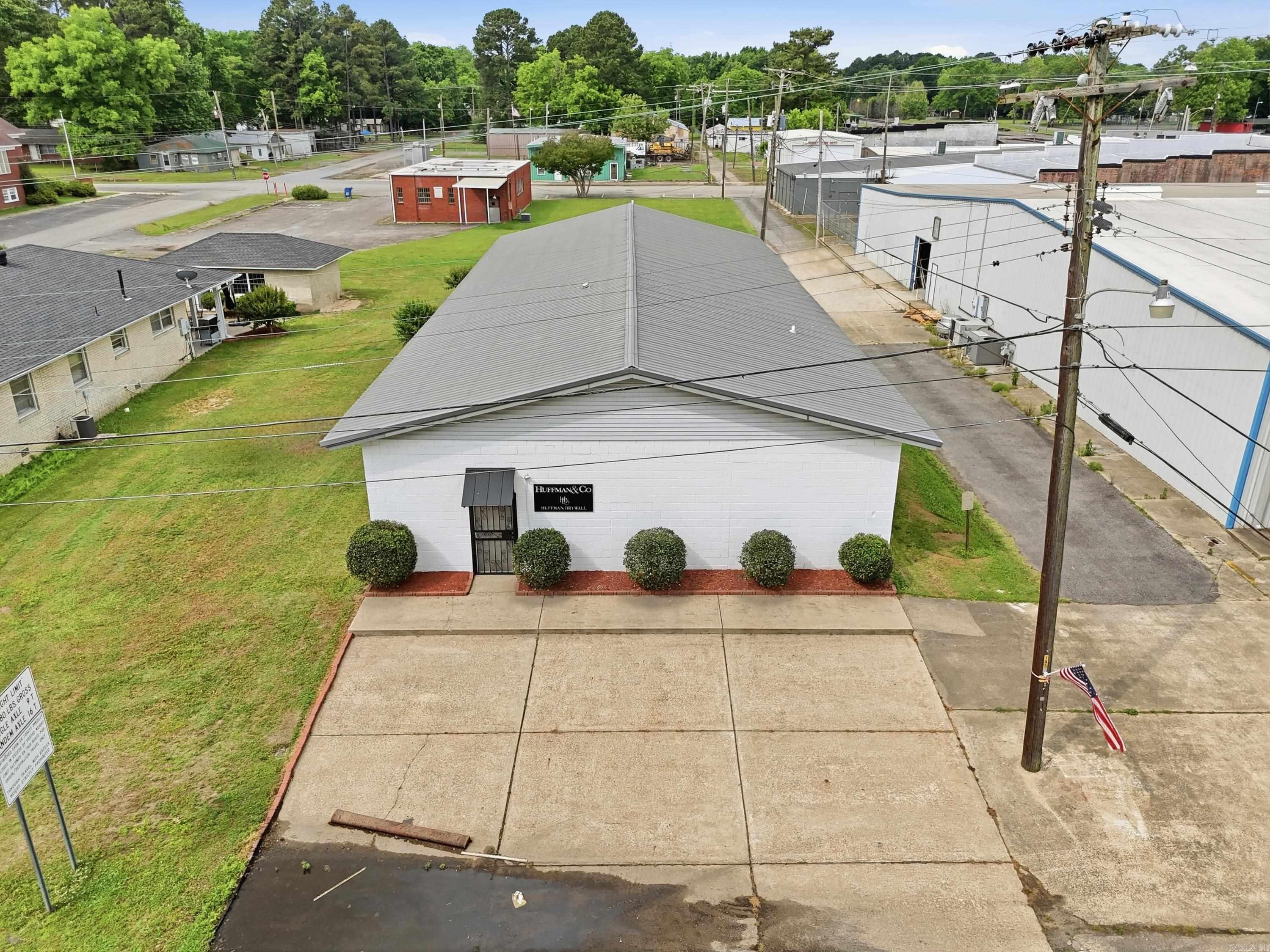Flexible warehouse space for lease! This versatile property offers a showroom with a full kitchen, warehouse/shop space as well as a one bedroom one bath apartment.  This would be a great spot for an owner/user.  Reach out today for a showing.
