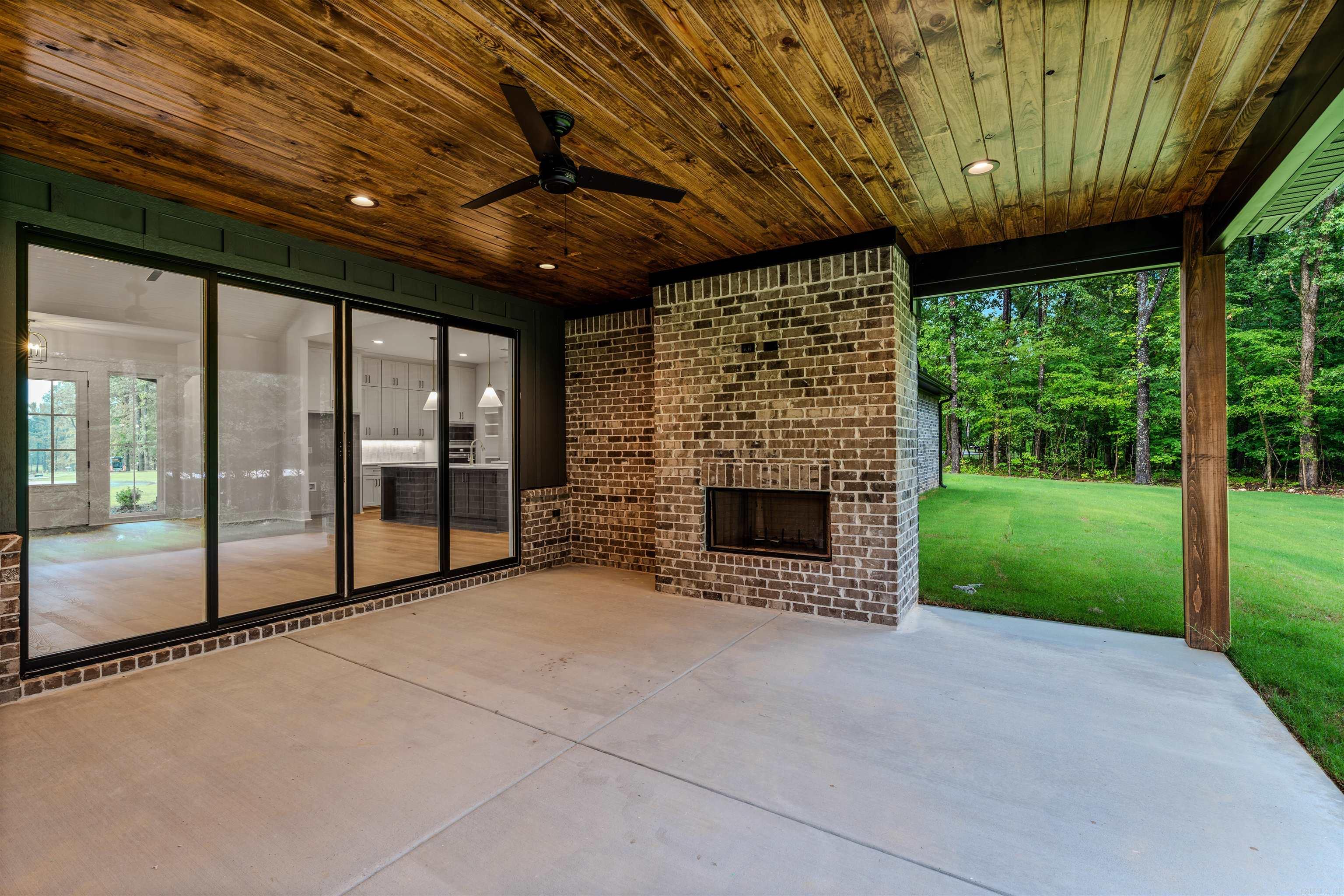 AVILLA MANOR - Residential