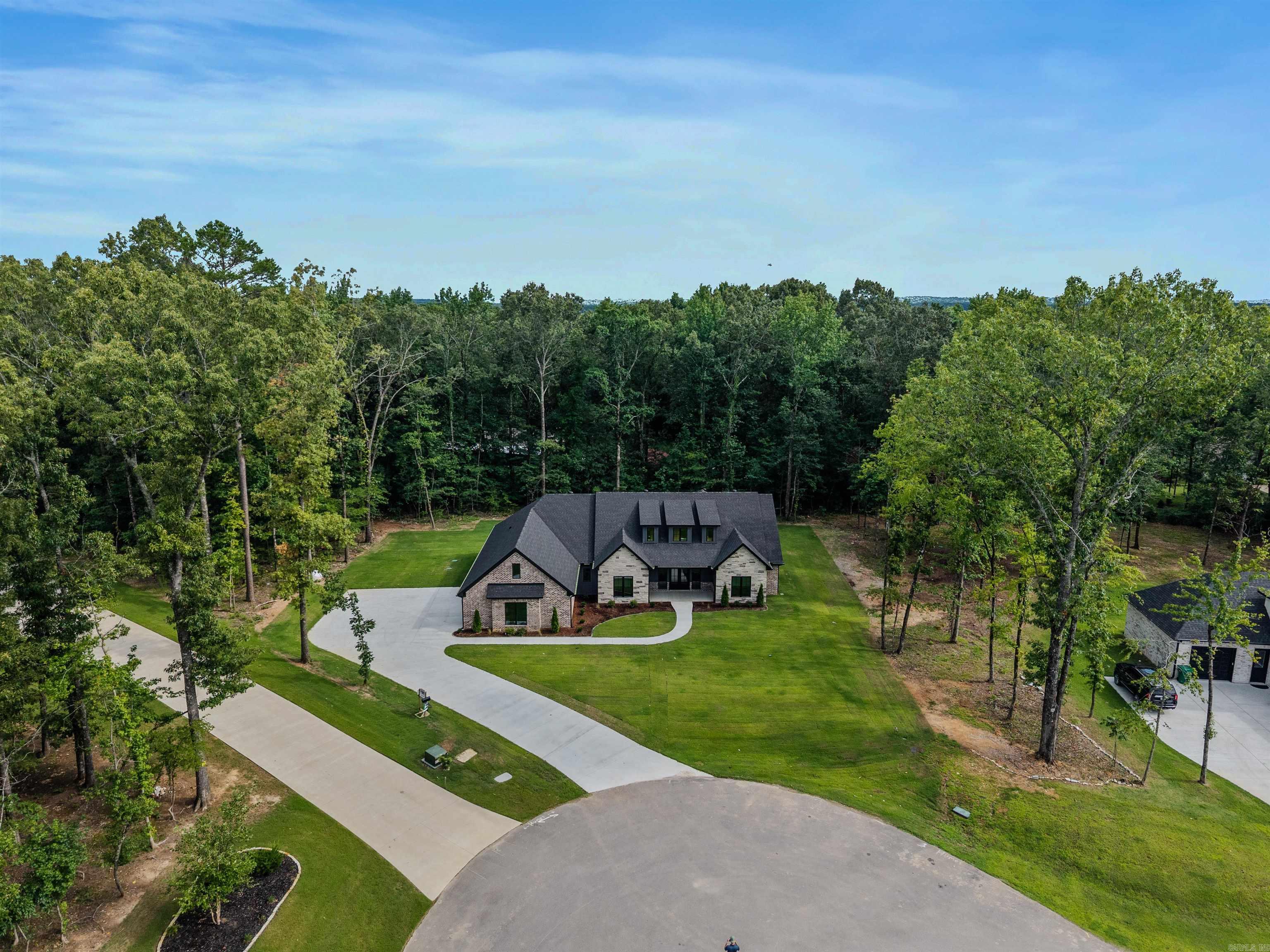 AVILLA MANOR - Residential