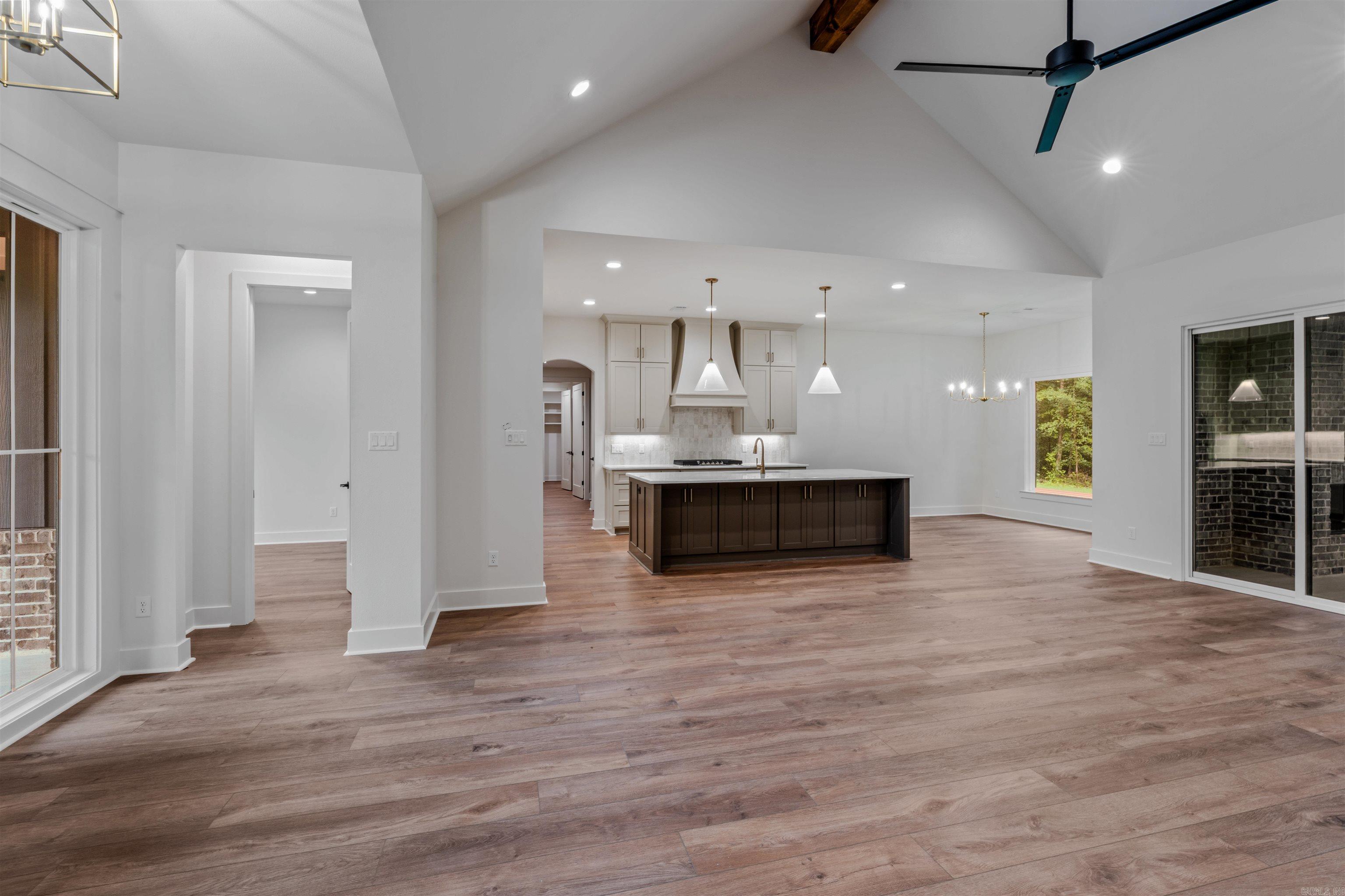 AVILLA MANOR - Residential