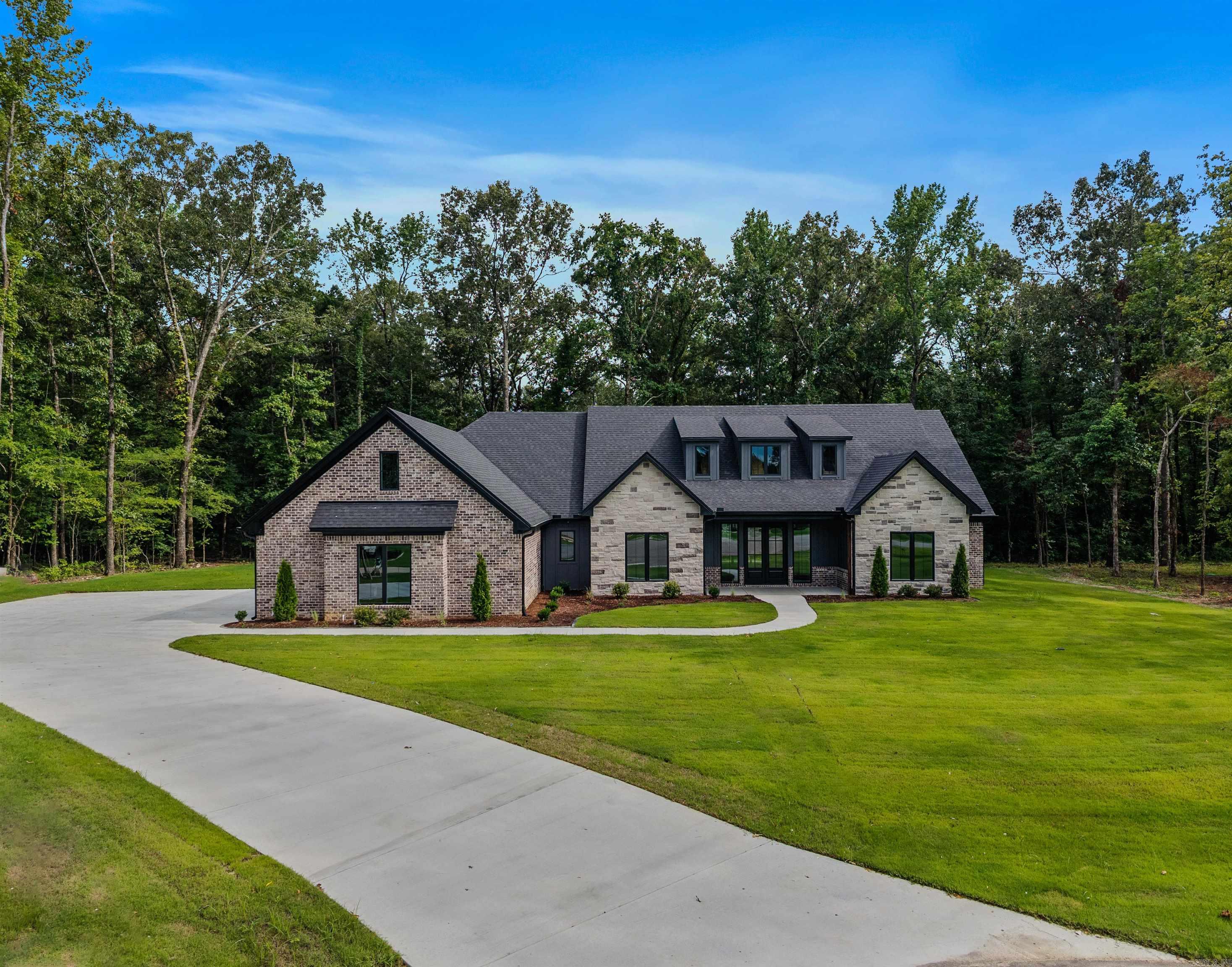 AVILLA MANOR - Residential