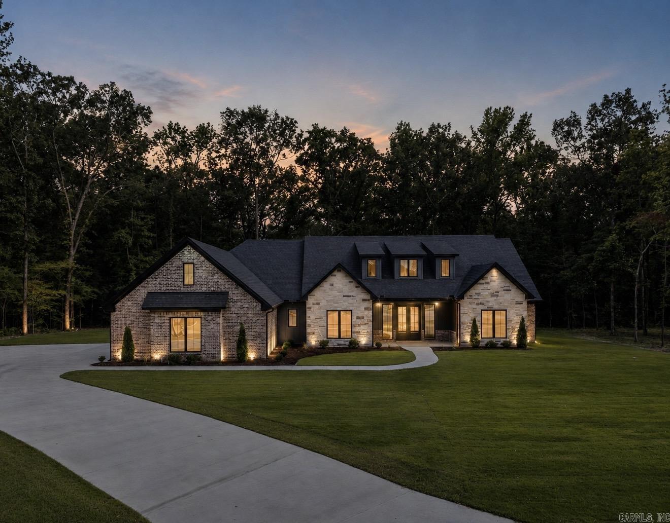 AVILLA MANOR - Residential