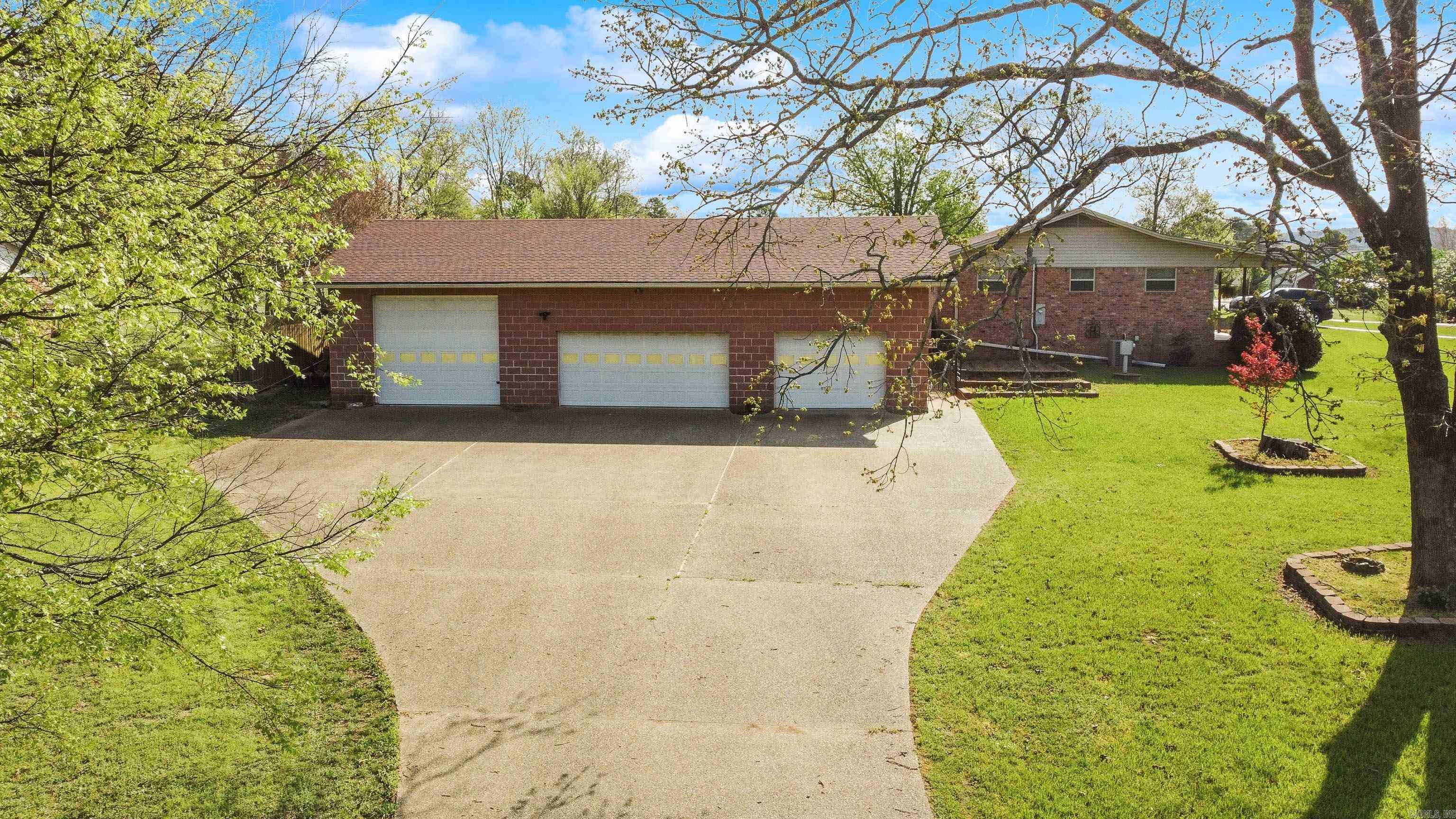 CLEVELAND SHORES - Residential