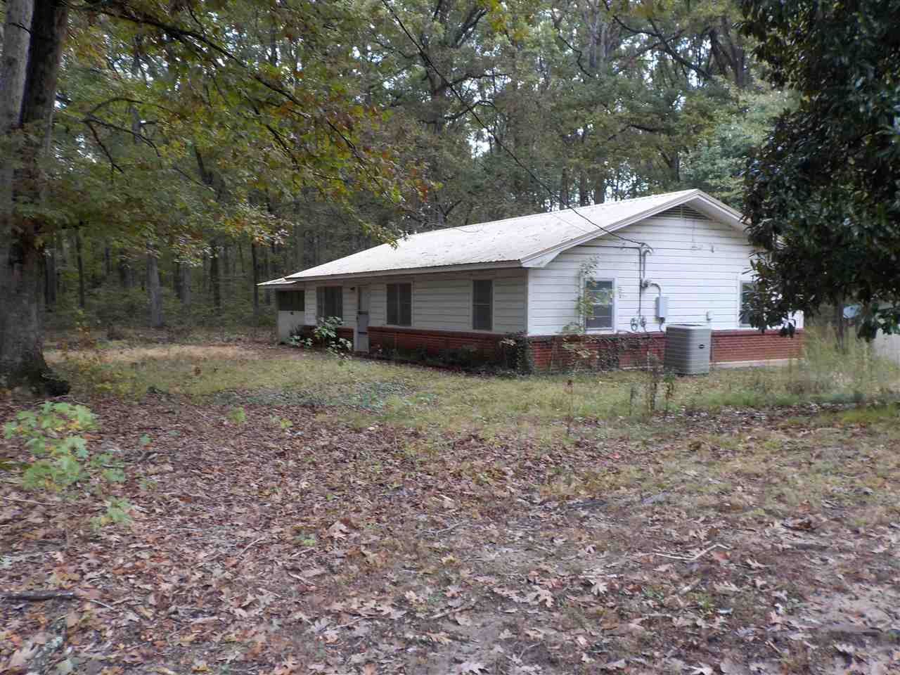 Estate sale being sold as is, no warranties no disclosures.  Valuation given for land.
