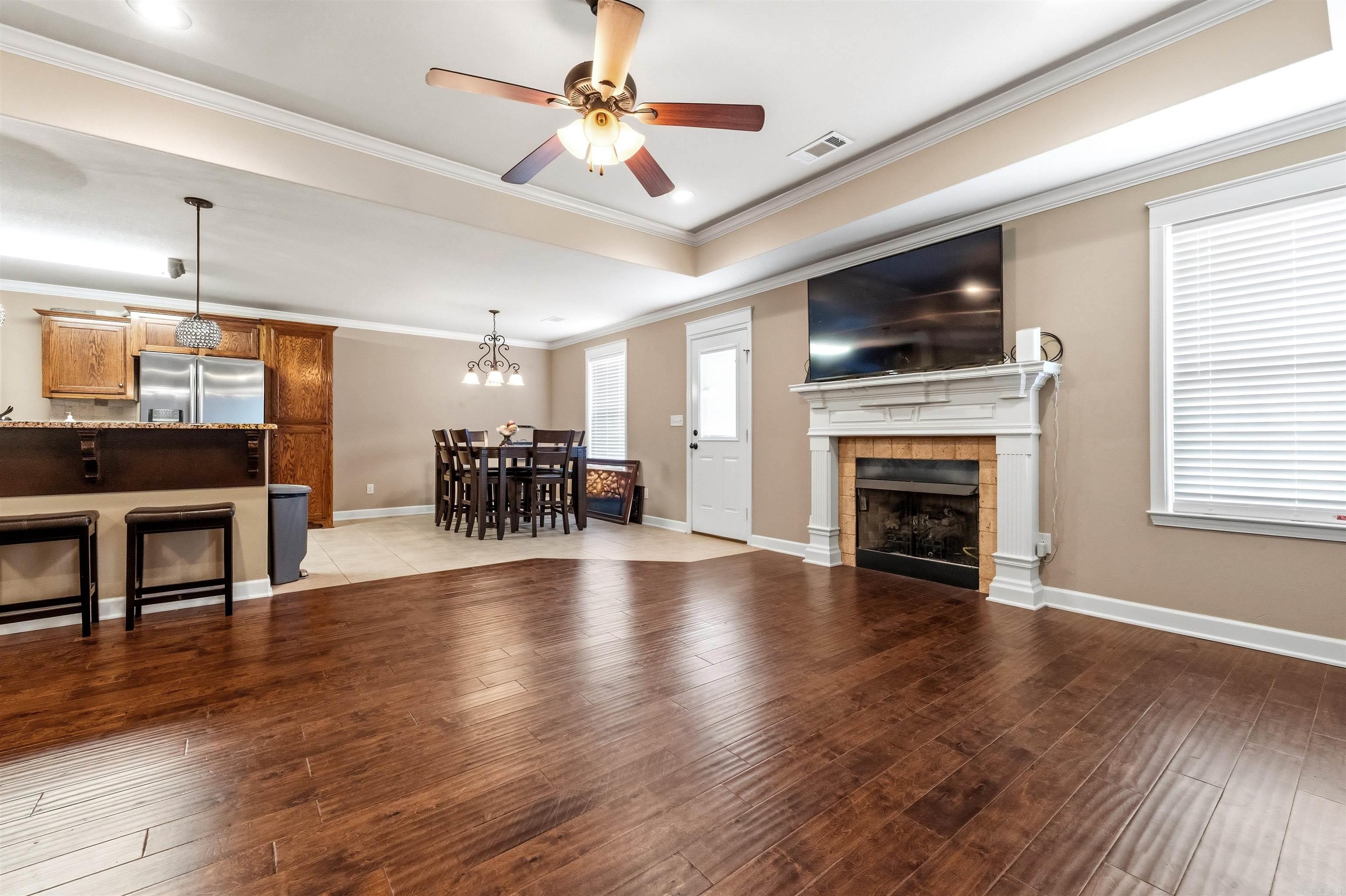 OAK GLENN - Residential