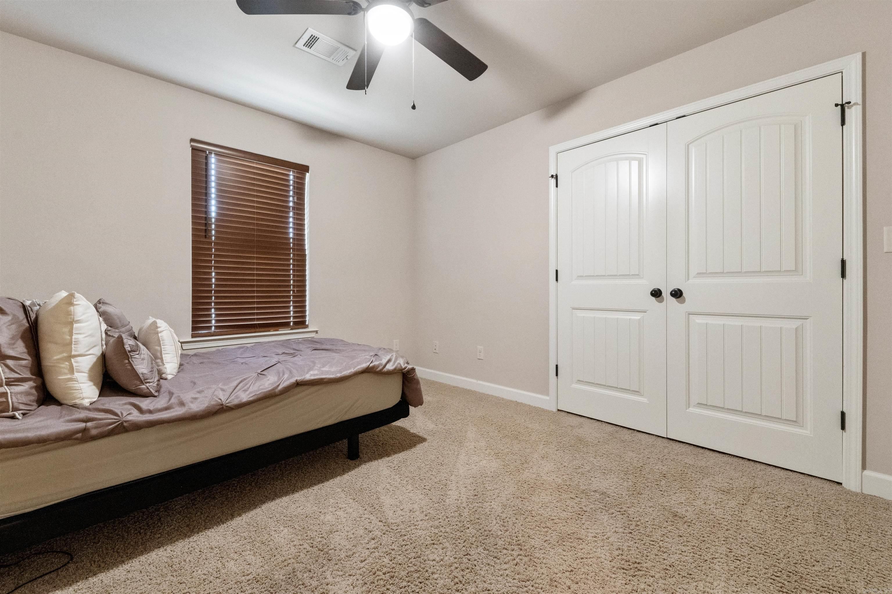 OAK GLENN - Residential