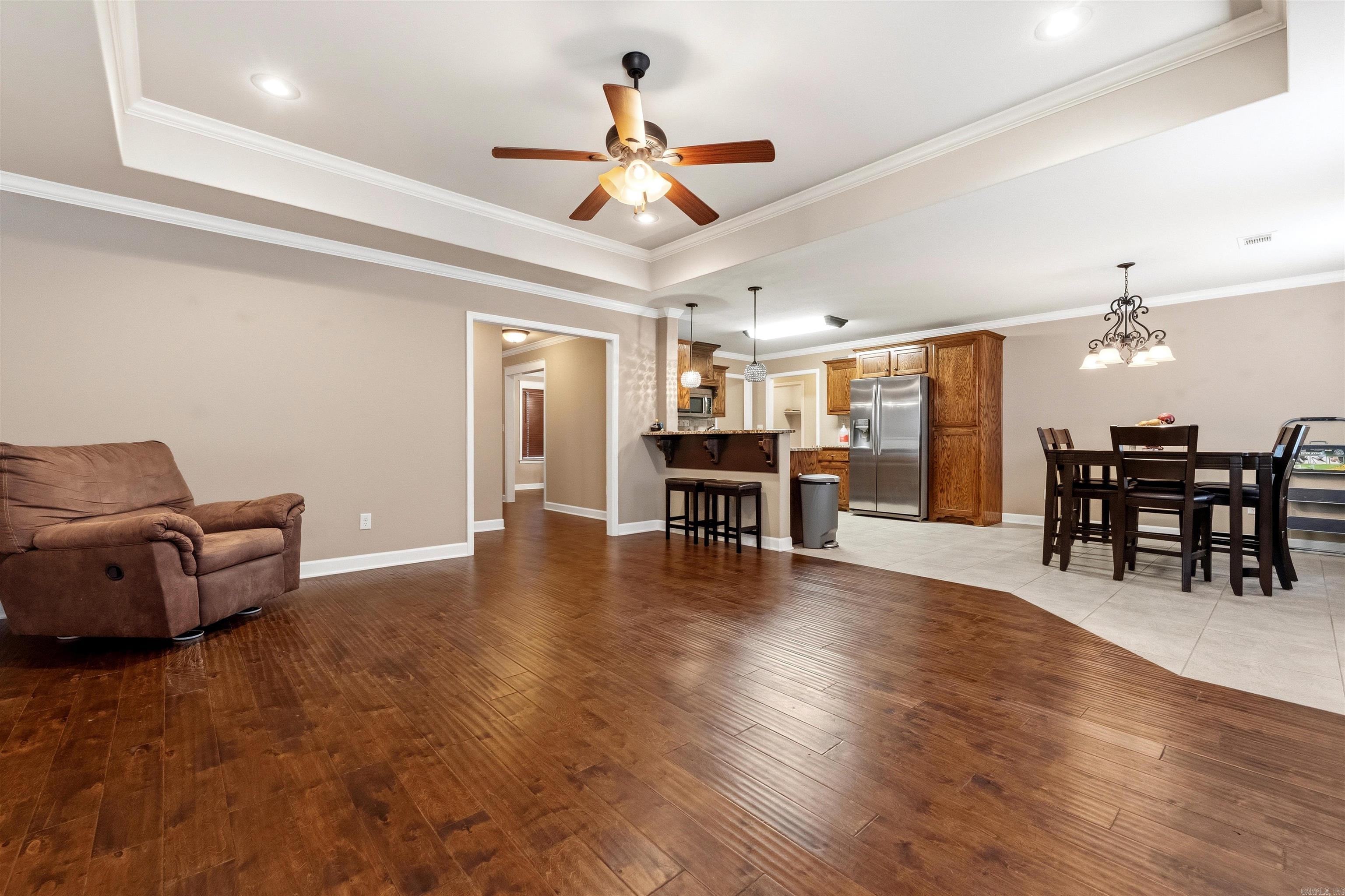 OAK GLENN - Residential
