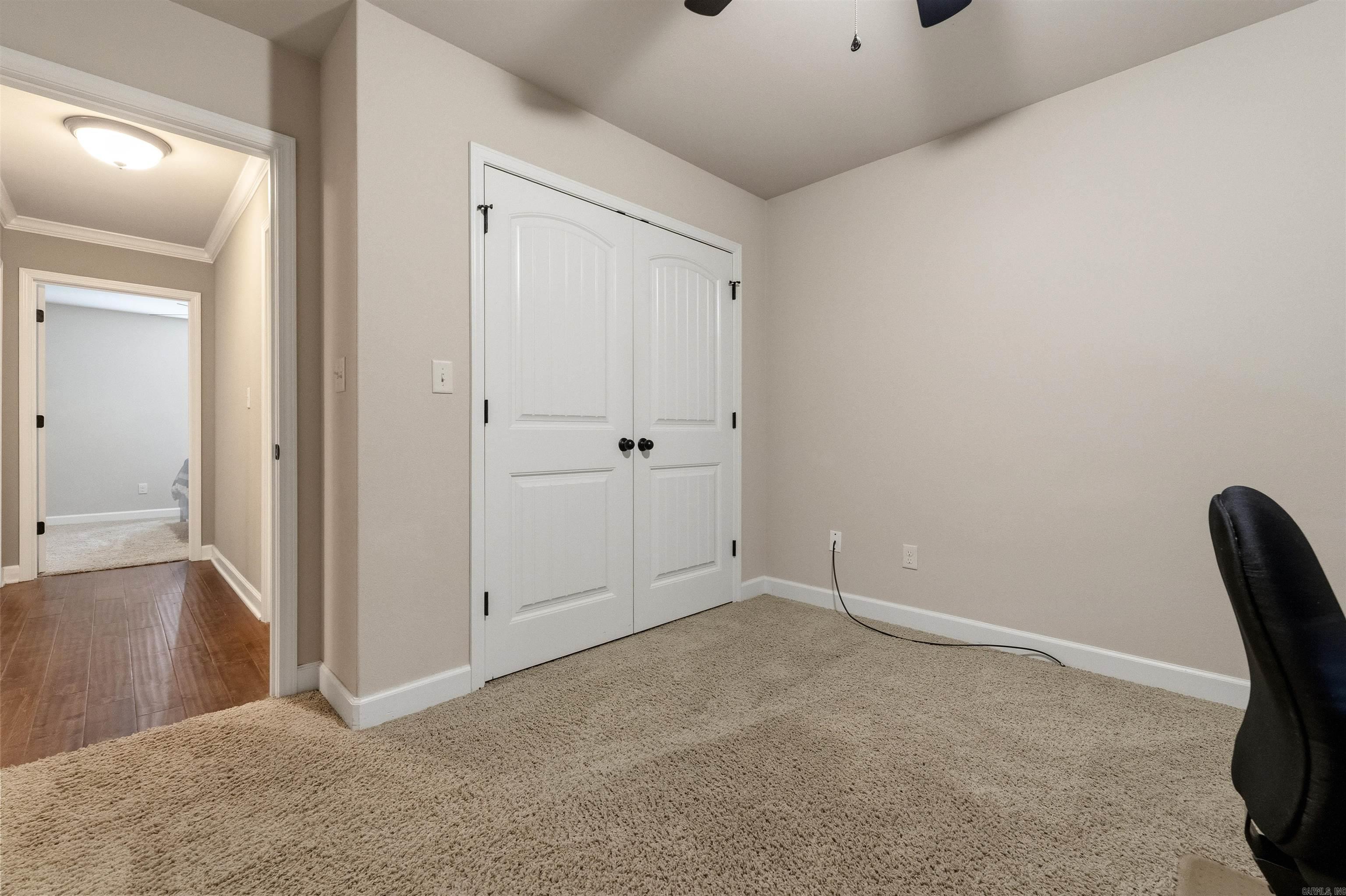 OAK GLENN - Residential