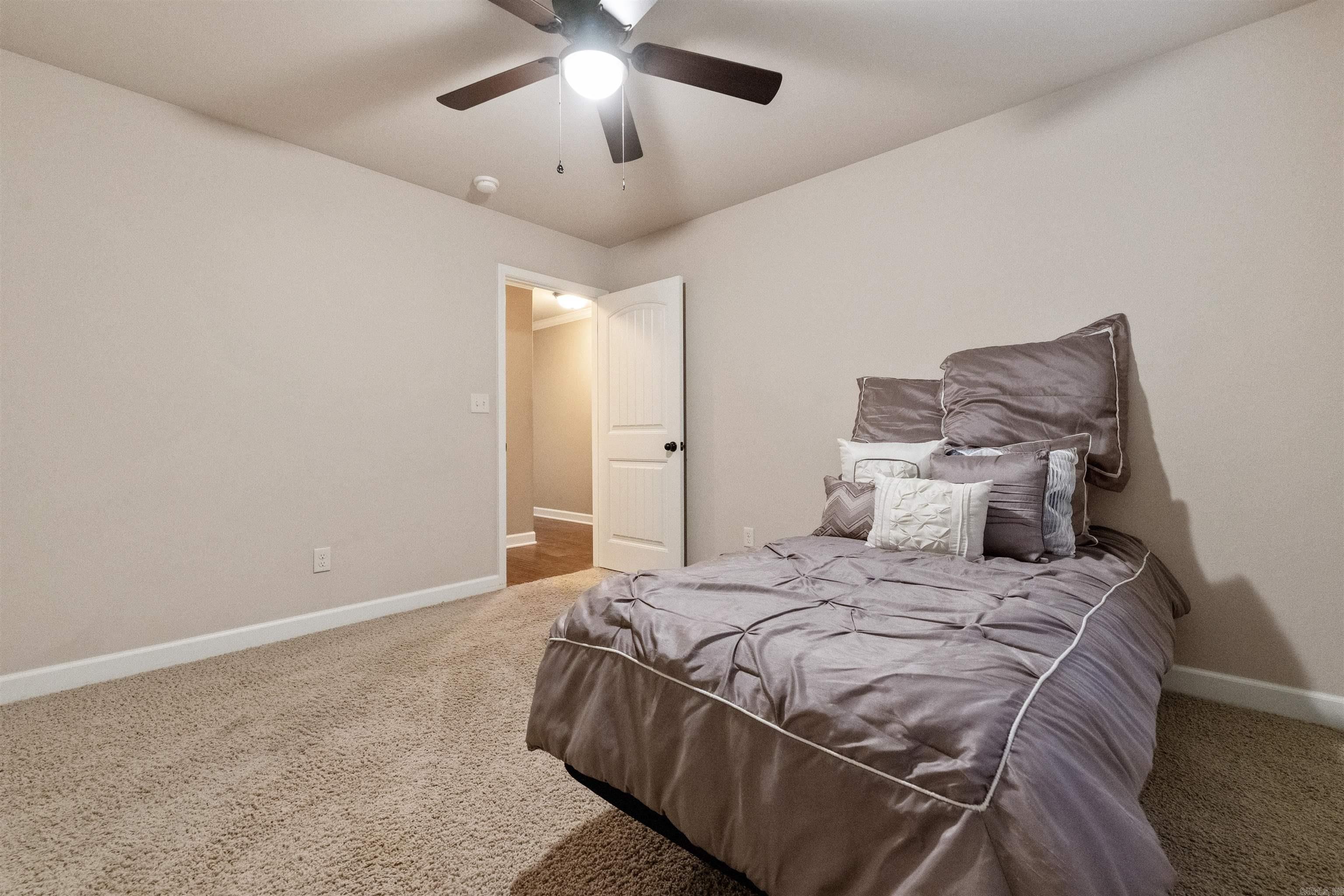 OAK GLENN - Residential
