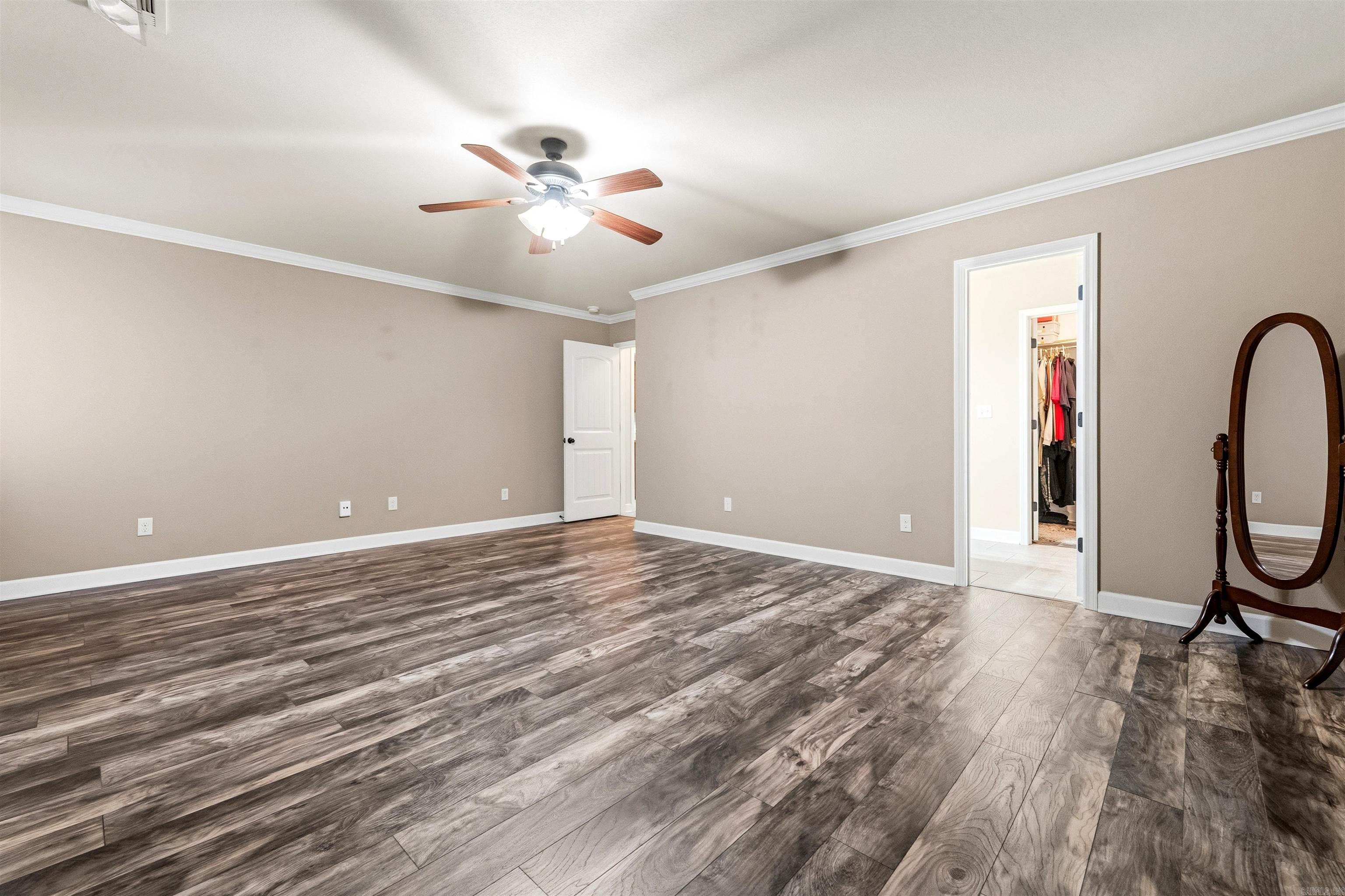 OAK GLENN - Residential