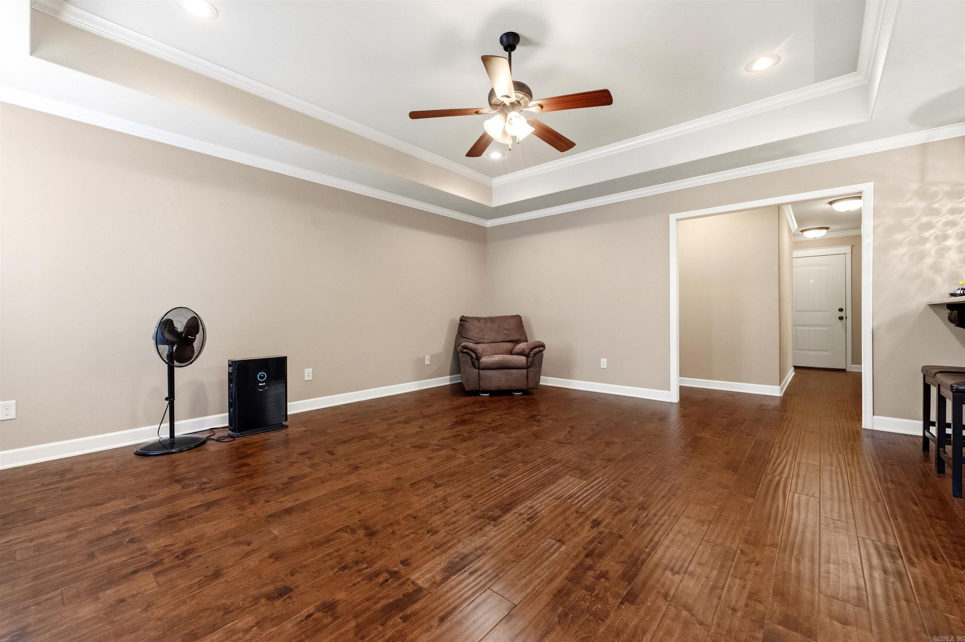OAK GLENN - Residential