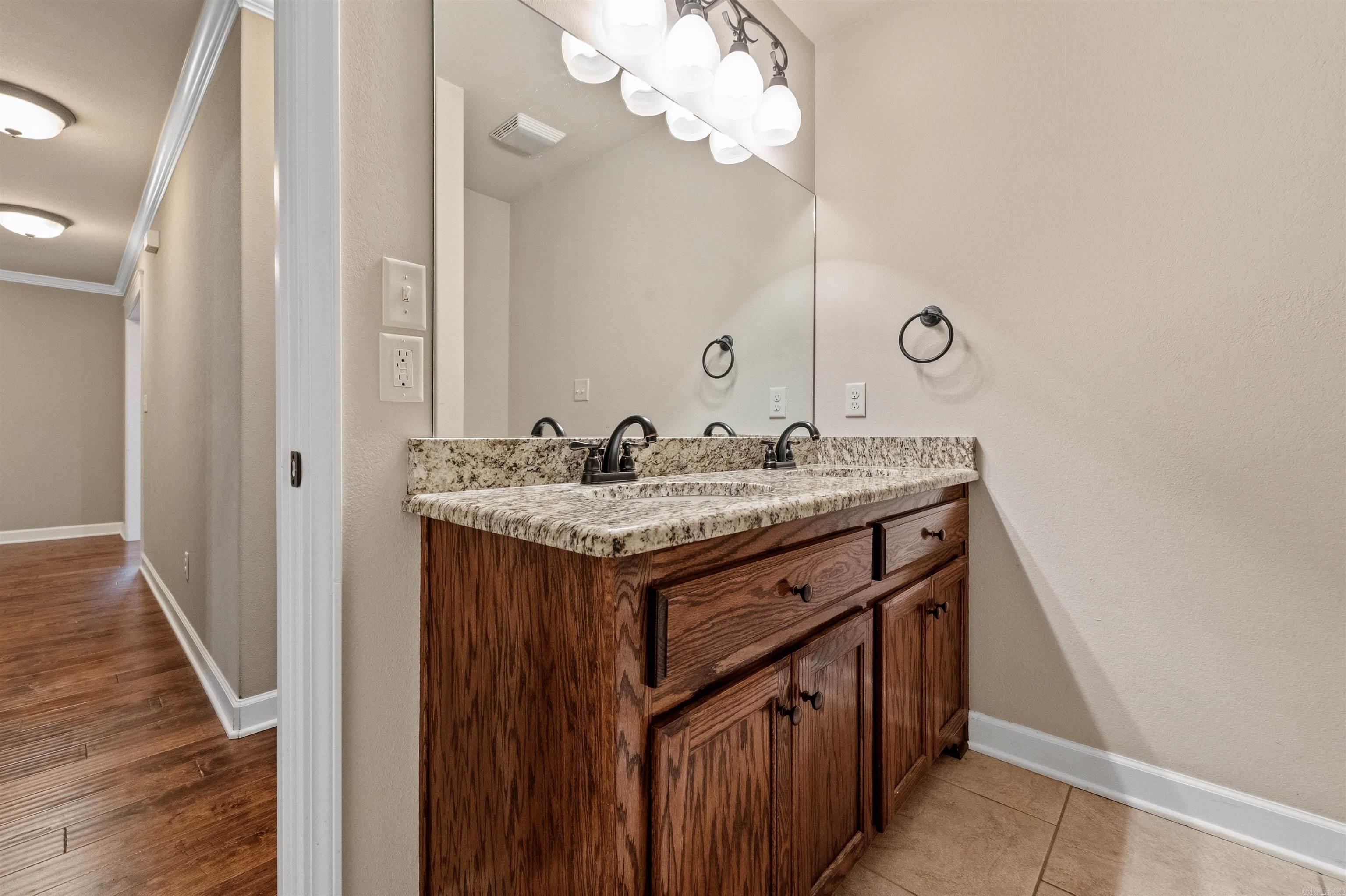 OAK GLENN - Residential