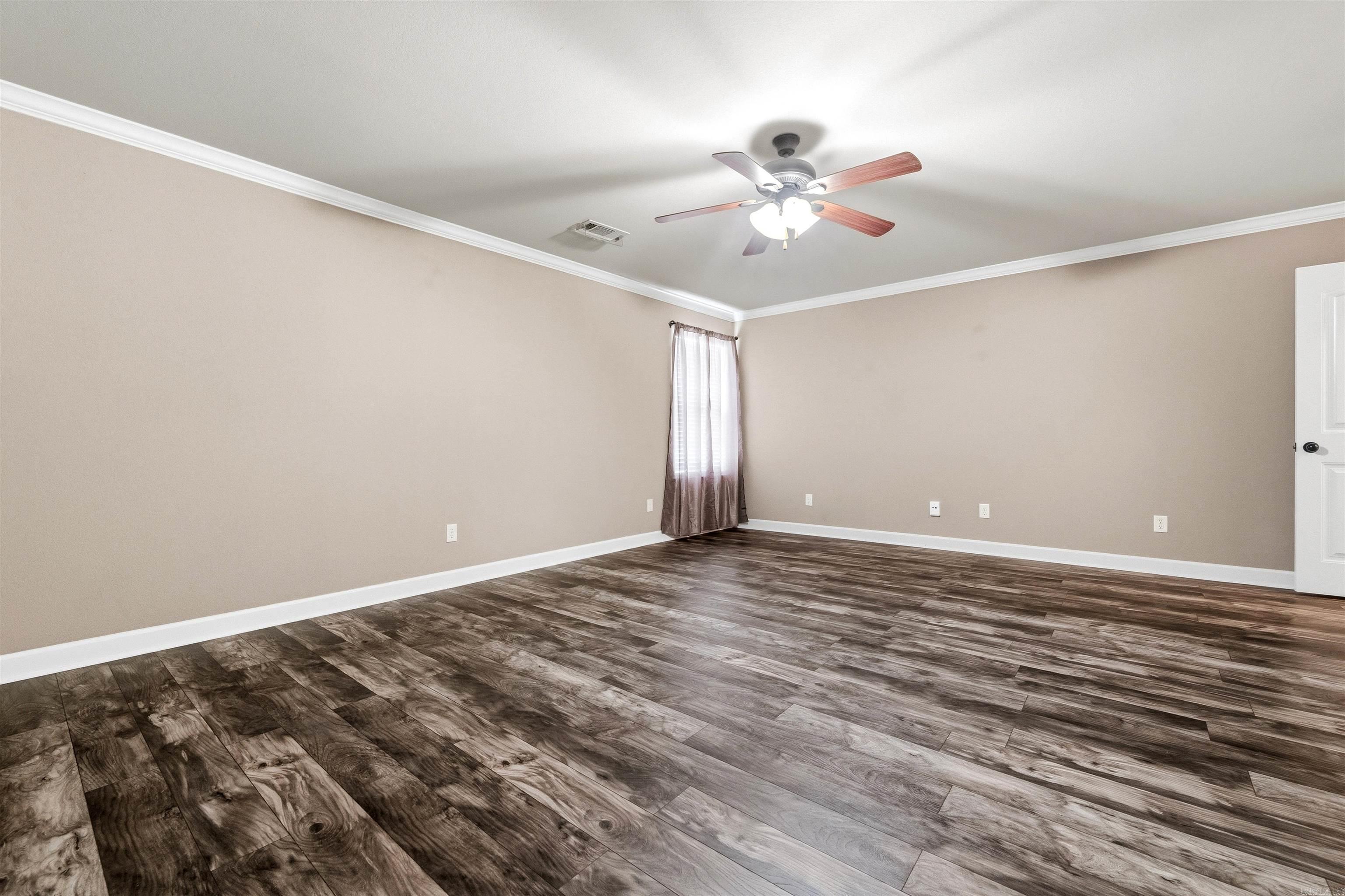 OAK GLENN - Residential