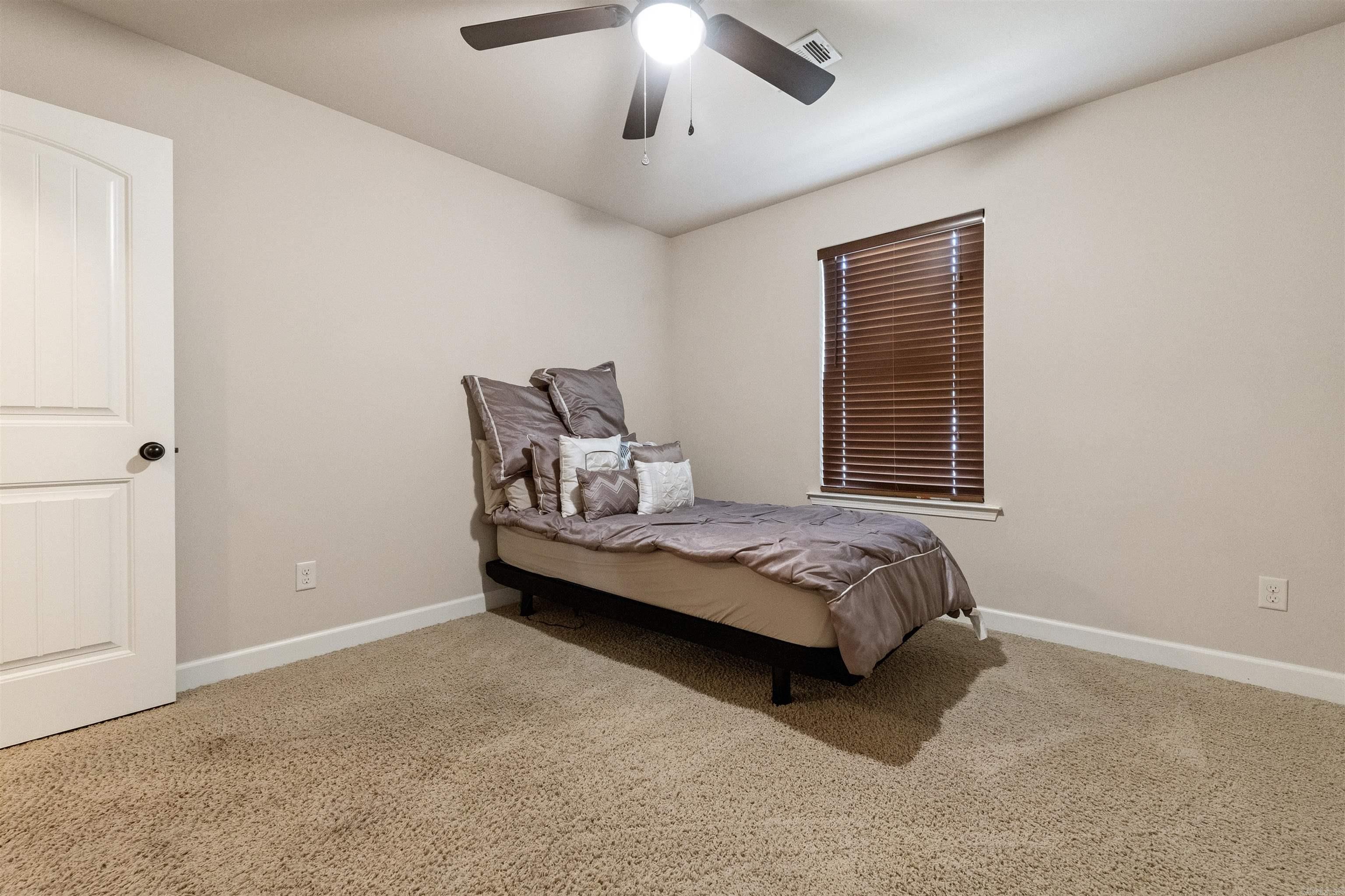 OAK GLENN - Residential