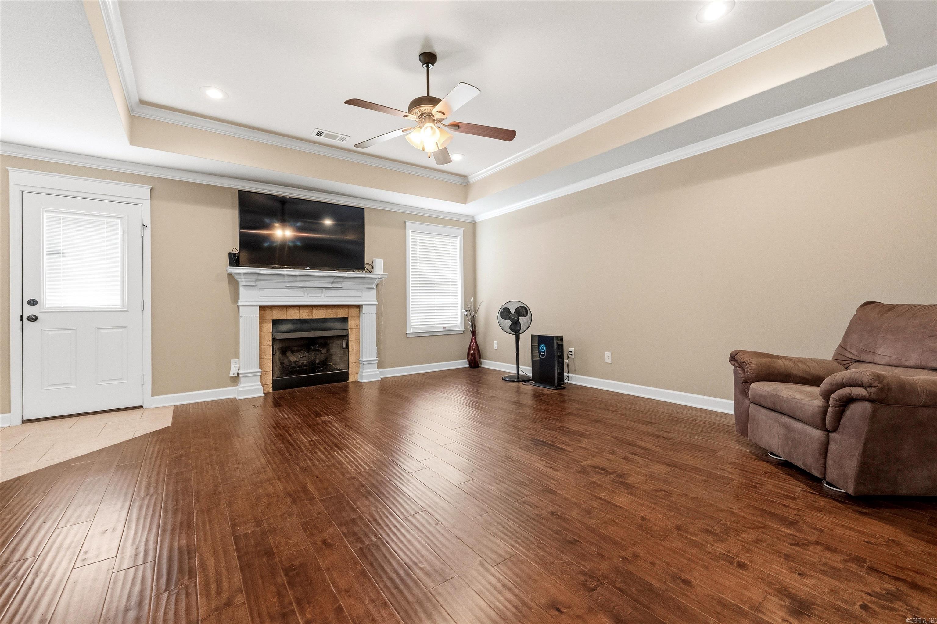 OAK GLENN - Residential