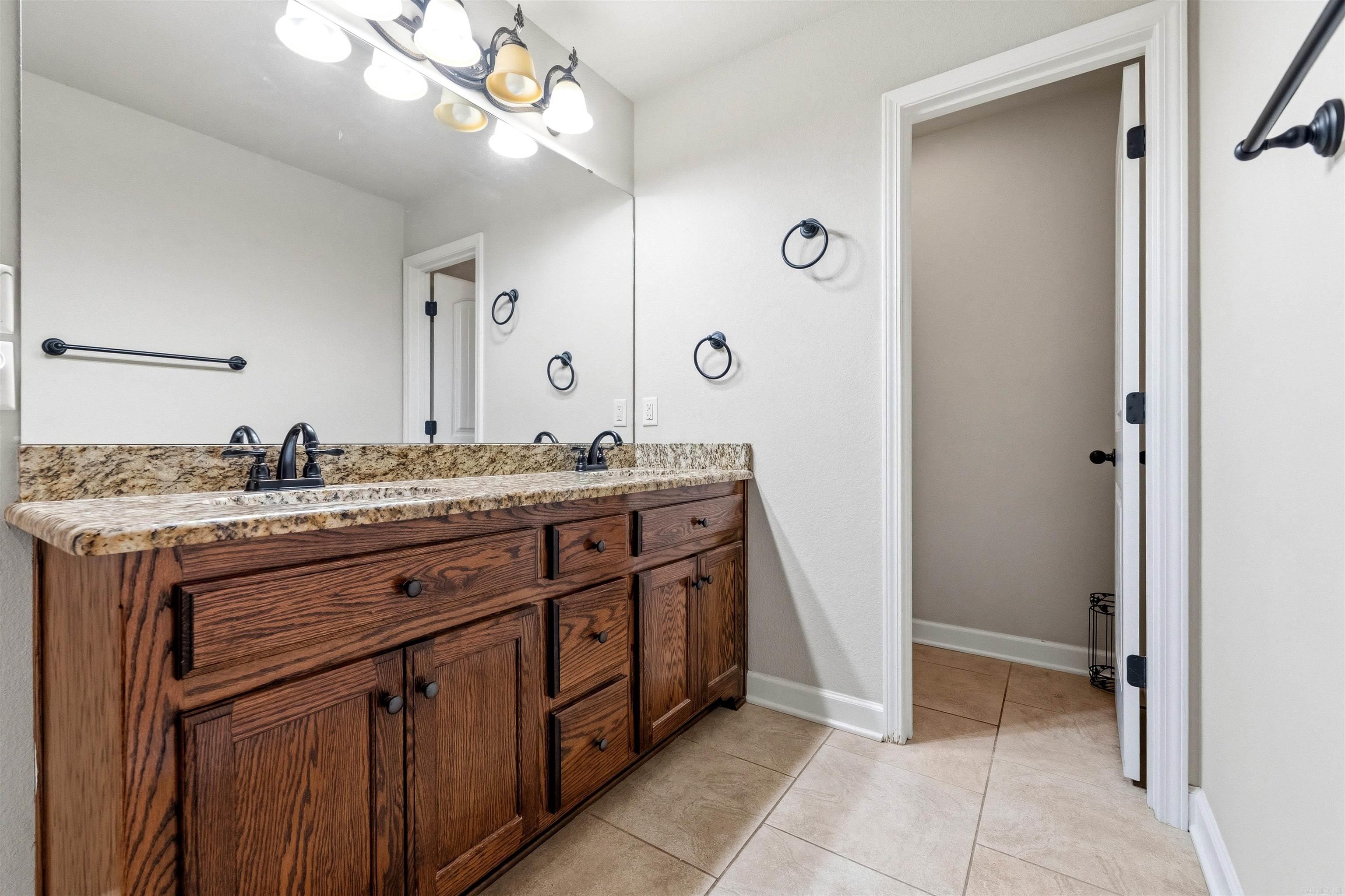 OAK GLENN - Residential