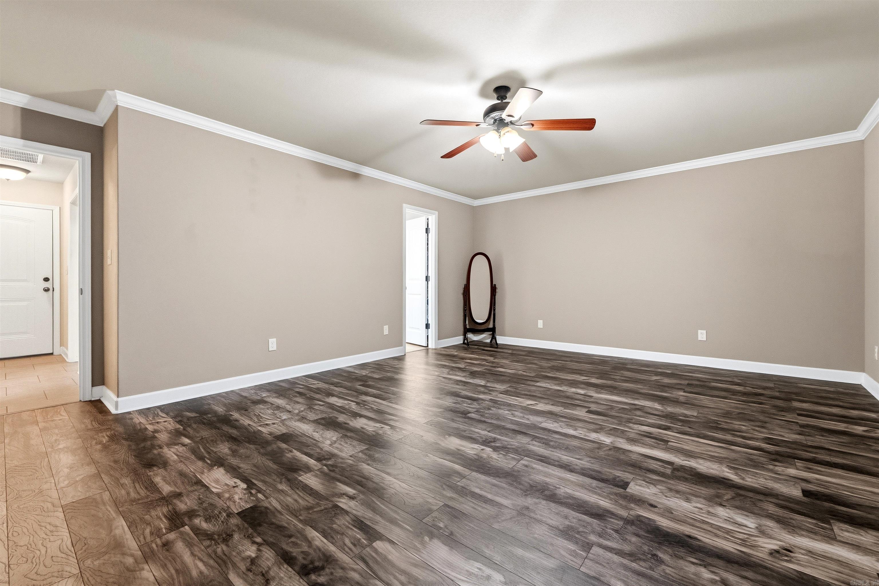 OAK GLENN - Residential
