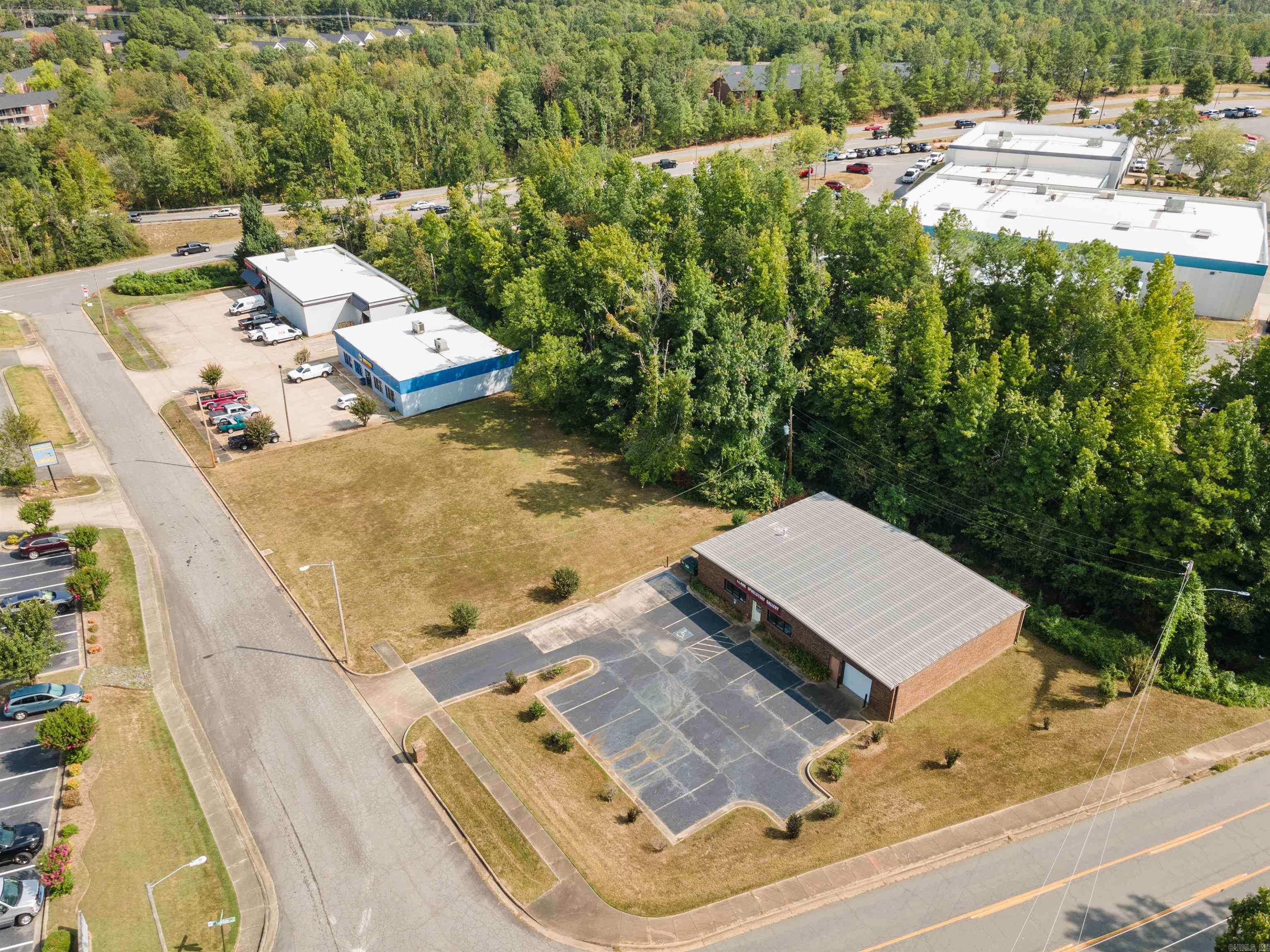 West Markham - Commercial Sale