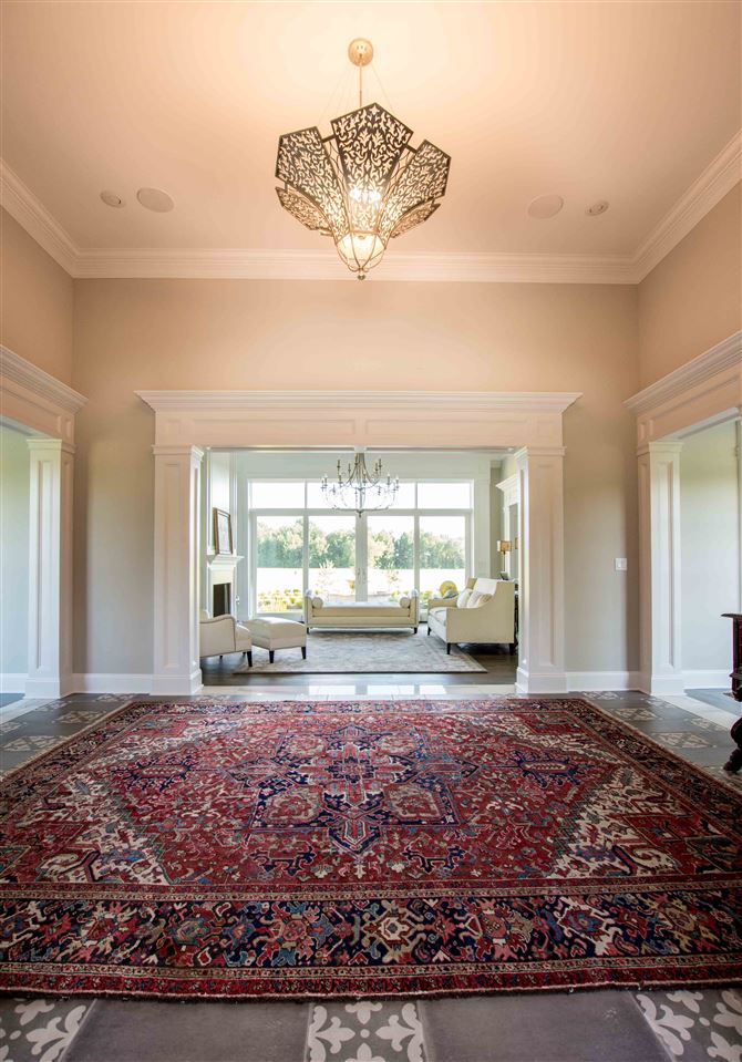 AMESLEY MANOR - Residential