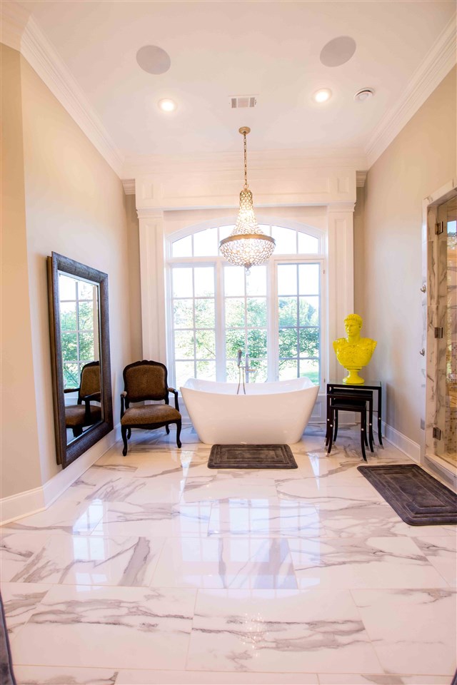 AMESLEY MANOR - Residential