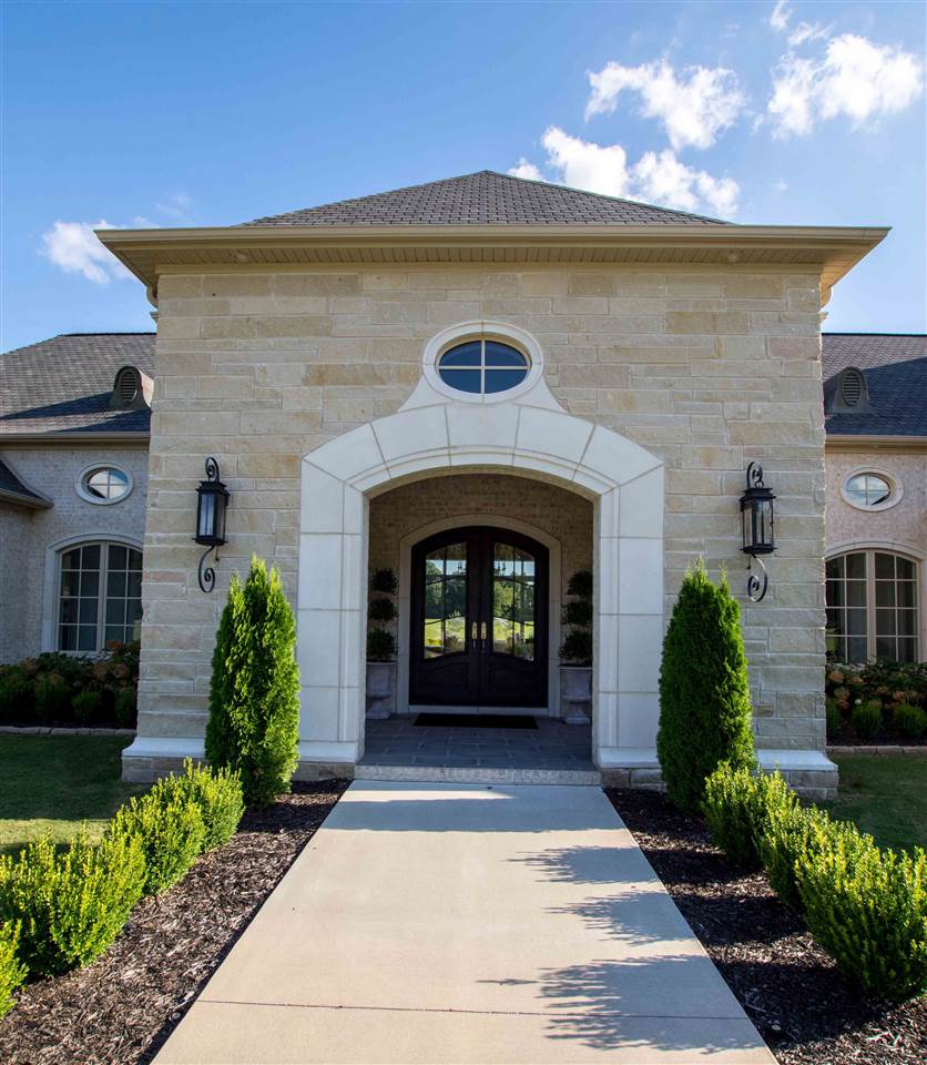 AMESLEY MANOR - Residential