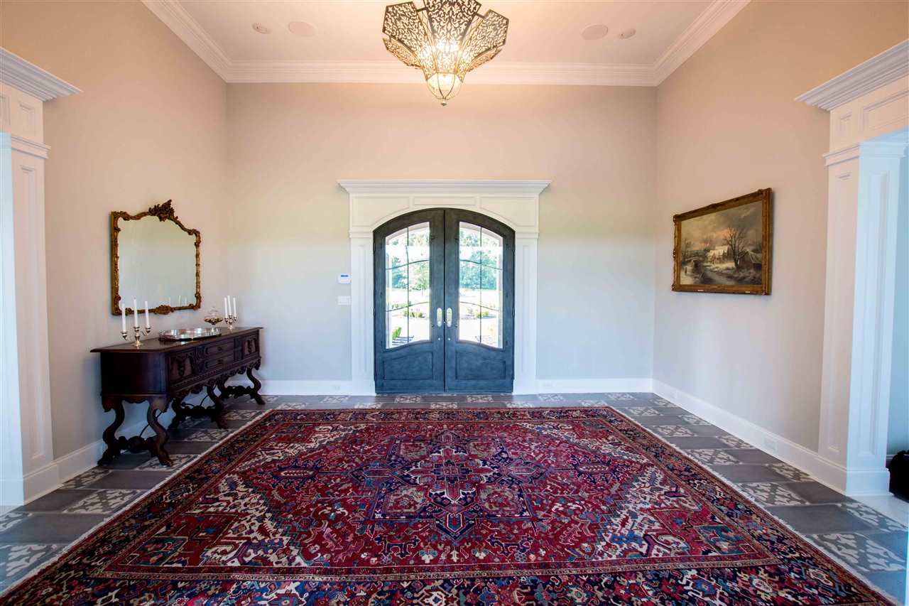 AMESLEY MANOR - Residential