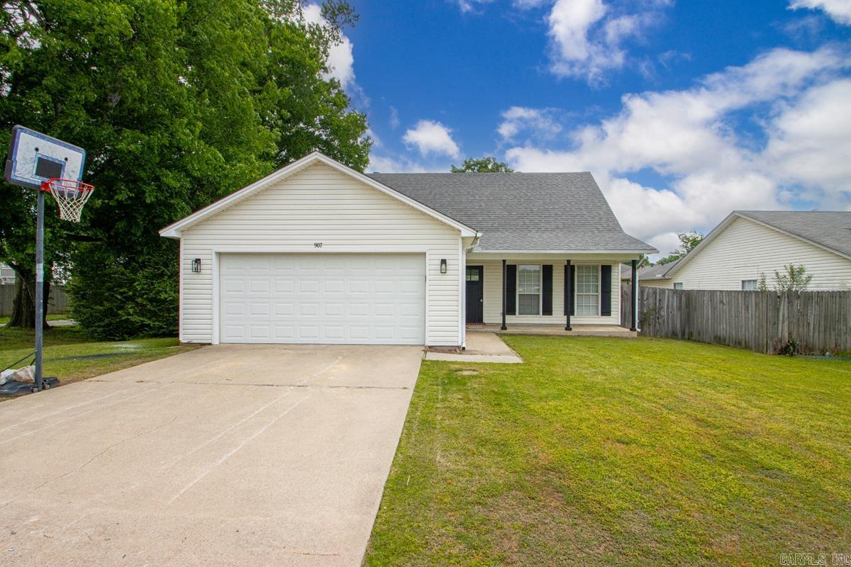 Completely updated and move-in ready in a great location! This 3-bedroom, 2.5-bath home offers 1,534 sq ft with new paint, flooring, lighting, plumbing fixtures, and exterior doors, plus a fresh power wash. Major updates include roof (2017), HVAC (2020), and water heater (2021). Enjoy a fully fenced backyard and the bonus of a tornado shelter. A perfect blend of location, updates, and value—schedule your showing today!