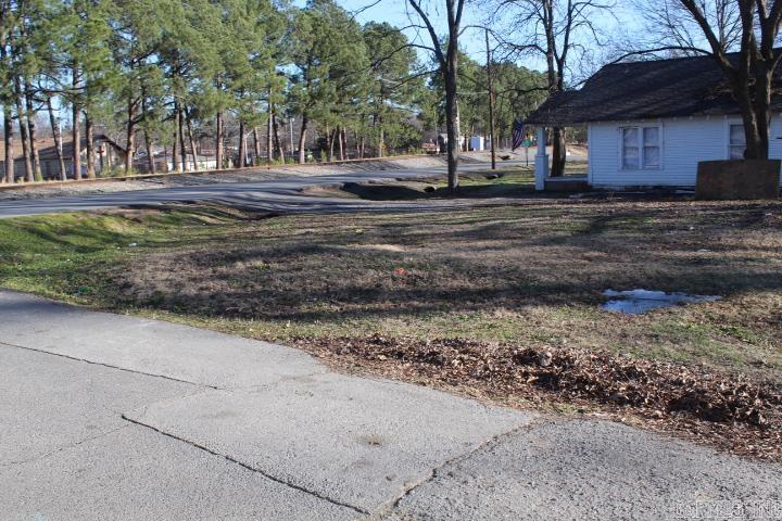 Vacant lot for building single family. Agent/buyer should verify zoning possibilities.  No Disclosure and no survey is available and will not be provided by seller.Buyer to complete due diligence prior to submitting offer. Multiple lots are available on this street.  All offers are to be submitted by buyer agent only at propoffers.com. Agents please see confidential remarks and docs online.