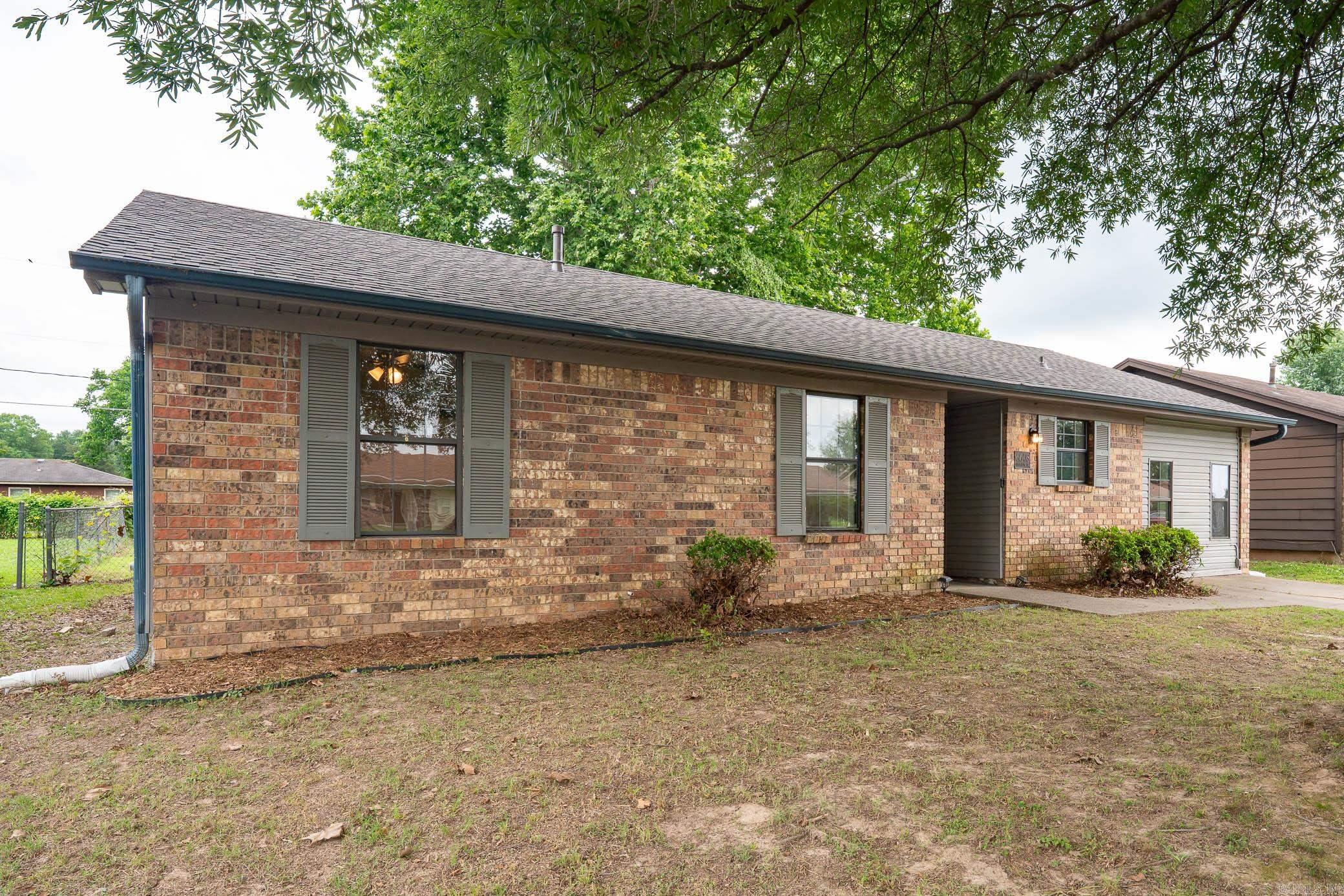 Fantastic 3 bed 1 bath home. This home features fresh paint, new HVAC, new roof, stainless appliances, and much more. Super clean and move in ready!