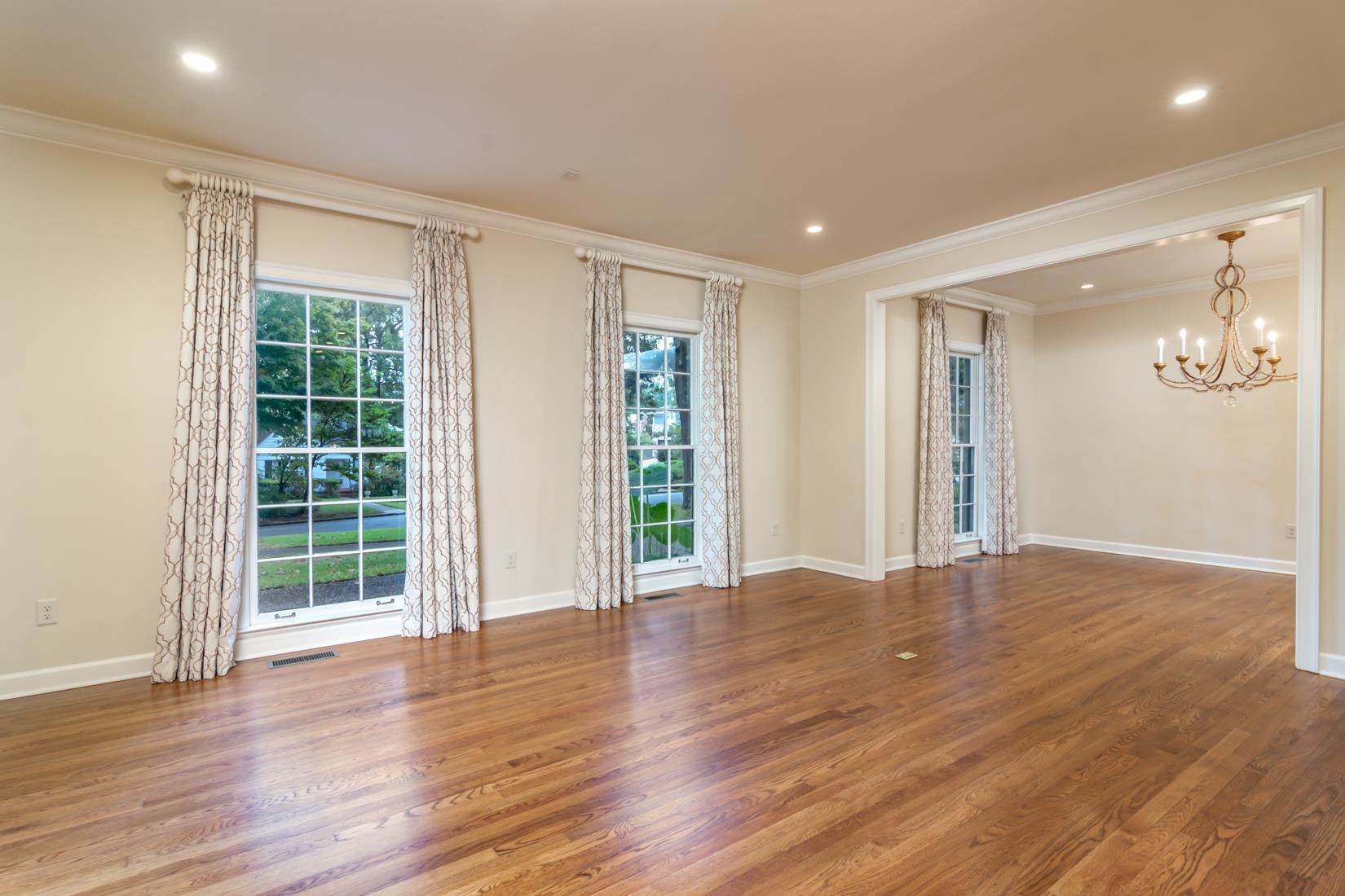 NEWTONS - Residential