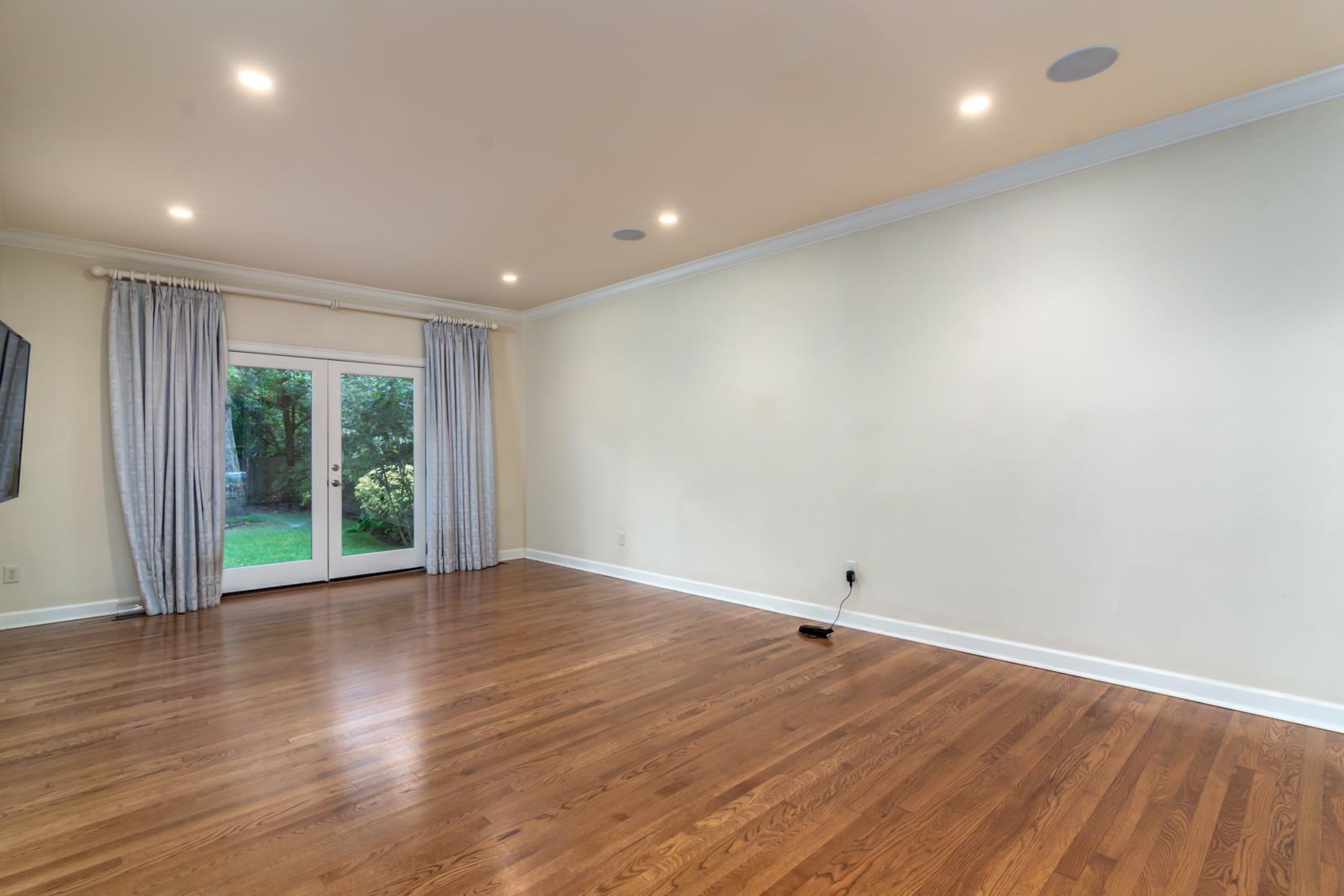 NEWTONS - Residential