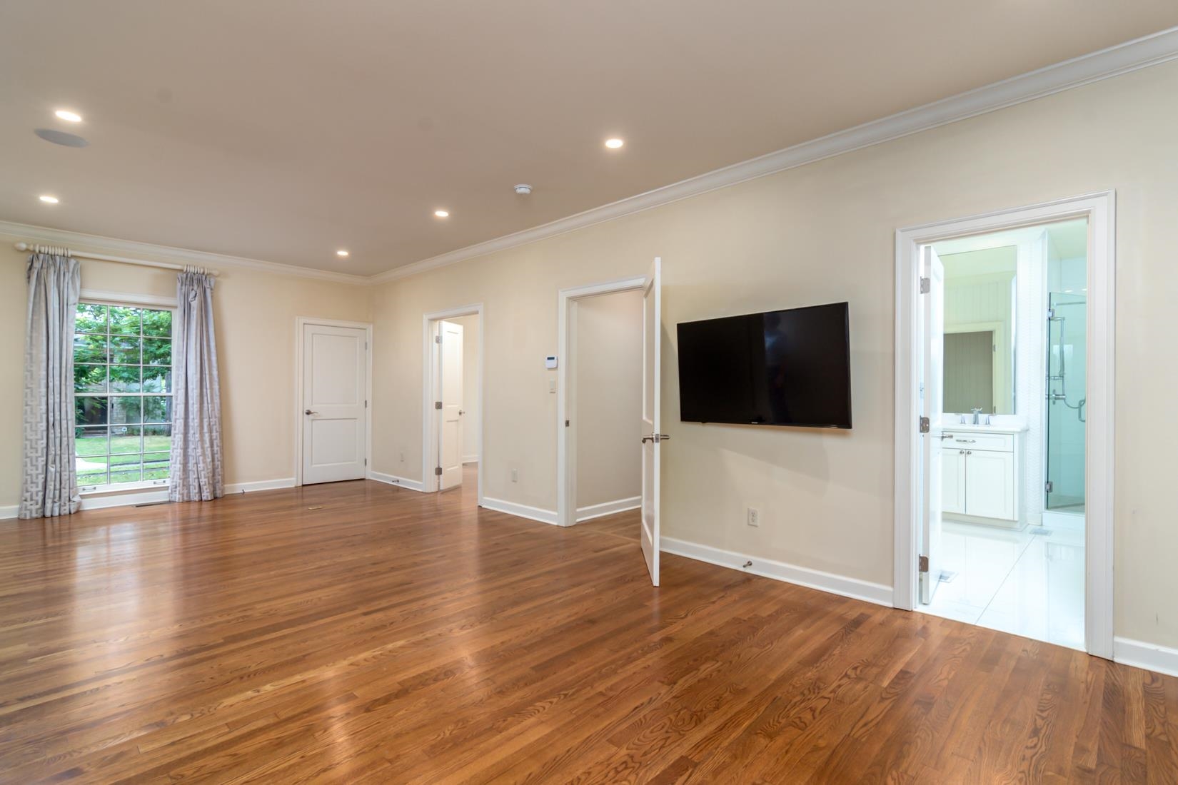 NEWTONS - Residential