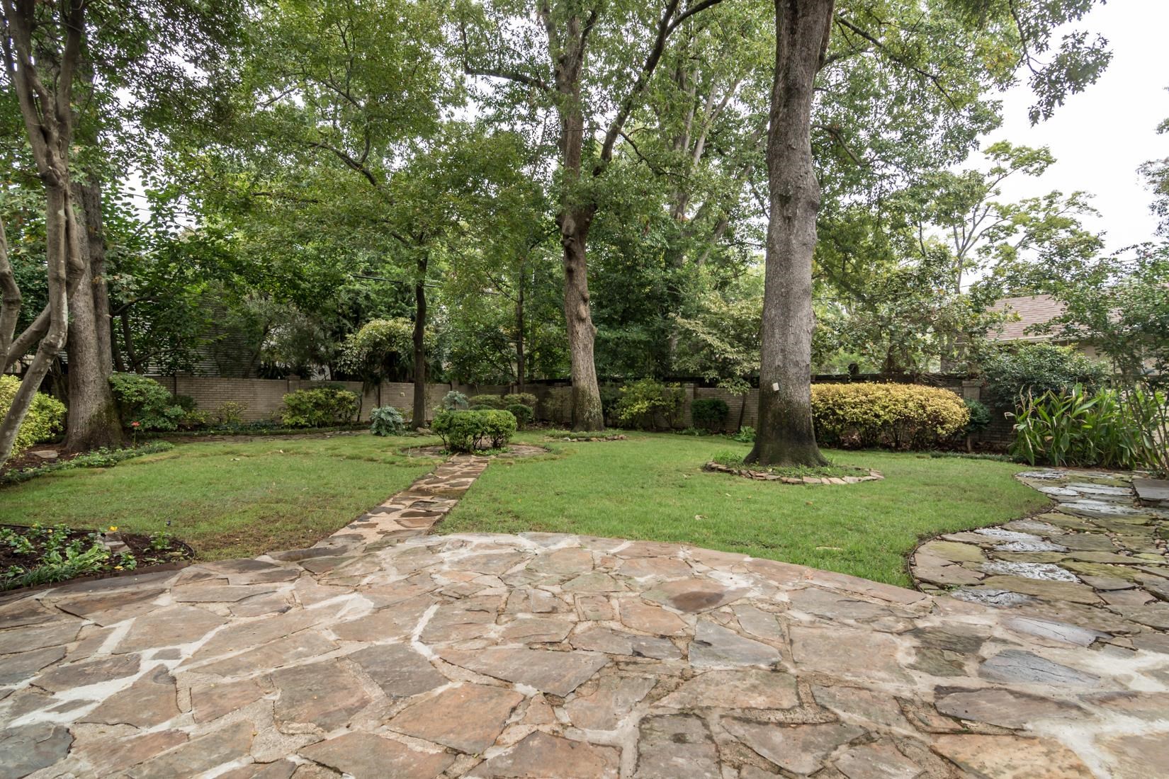 NEWTONS - Residential