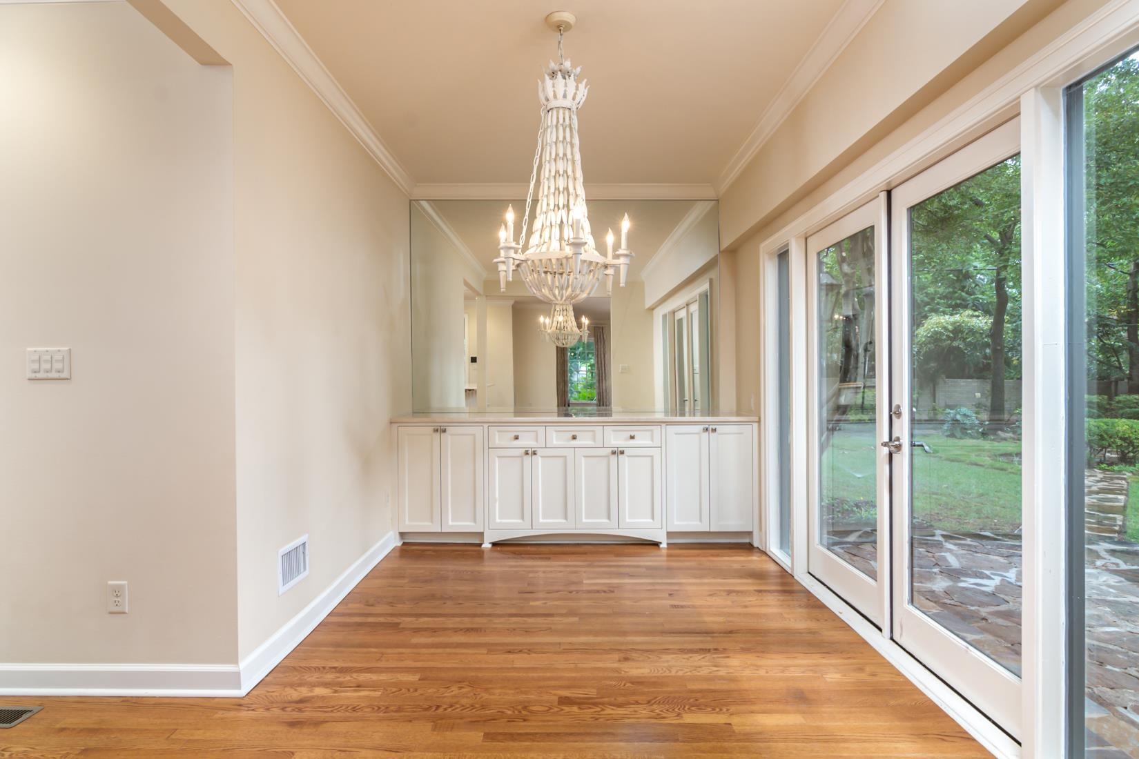 NEWTONS - Residential