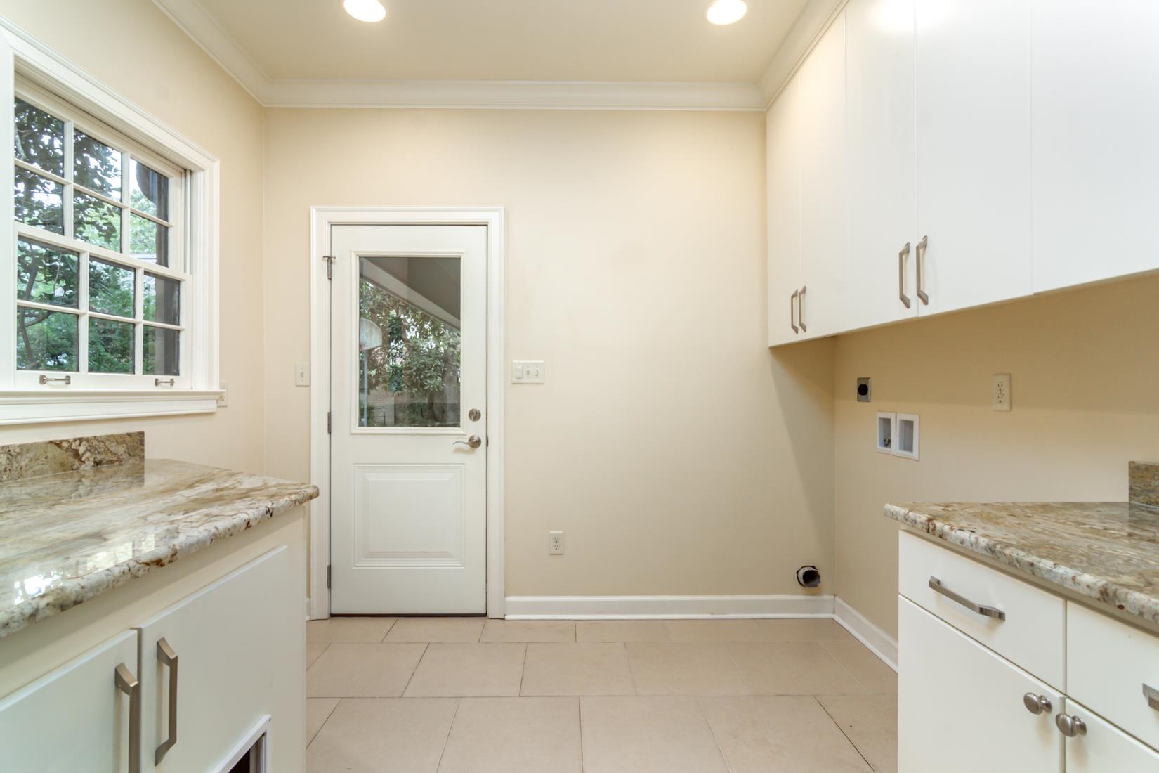NEWTONS - Residential