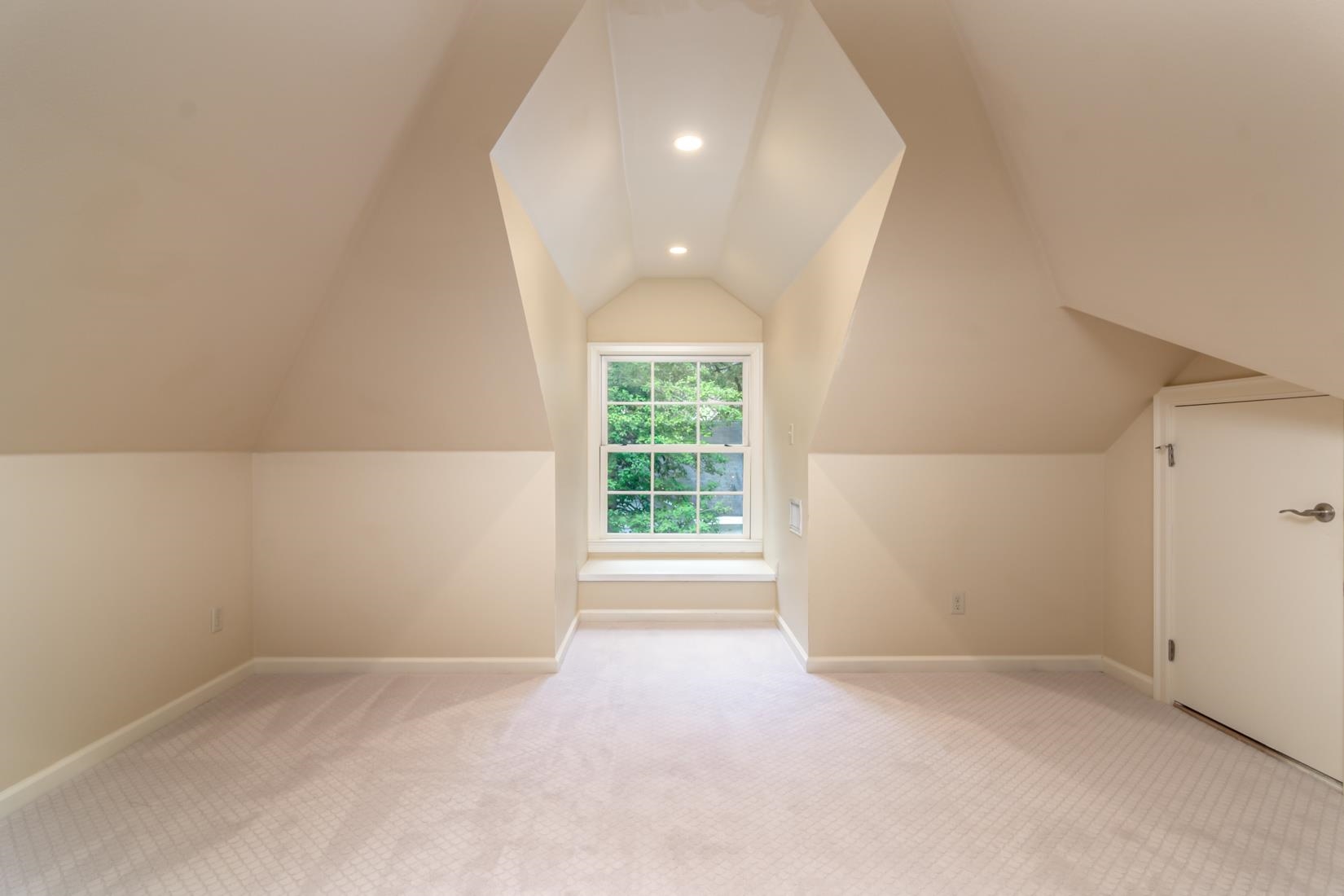 NEWTONS - Residential