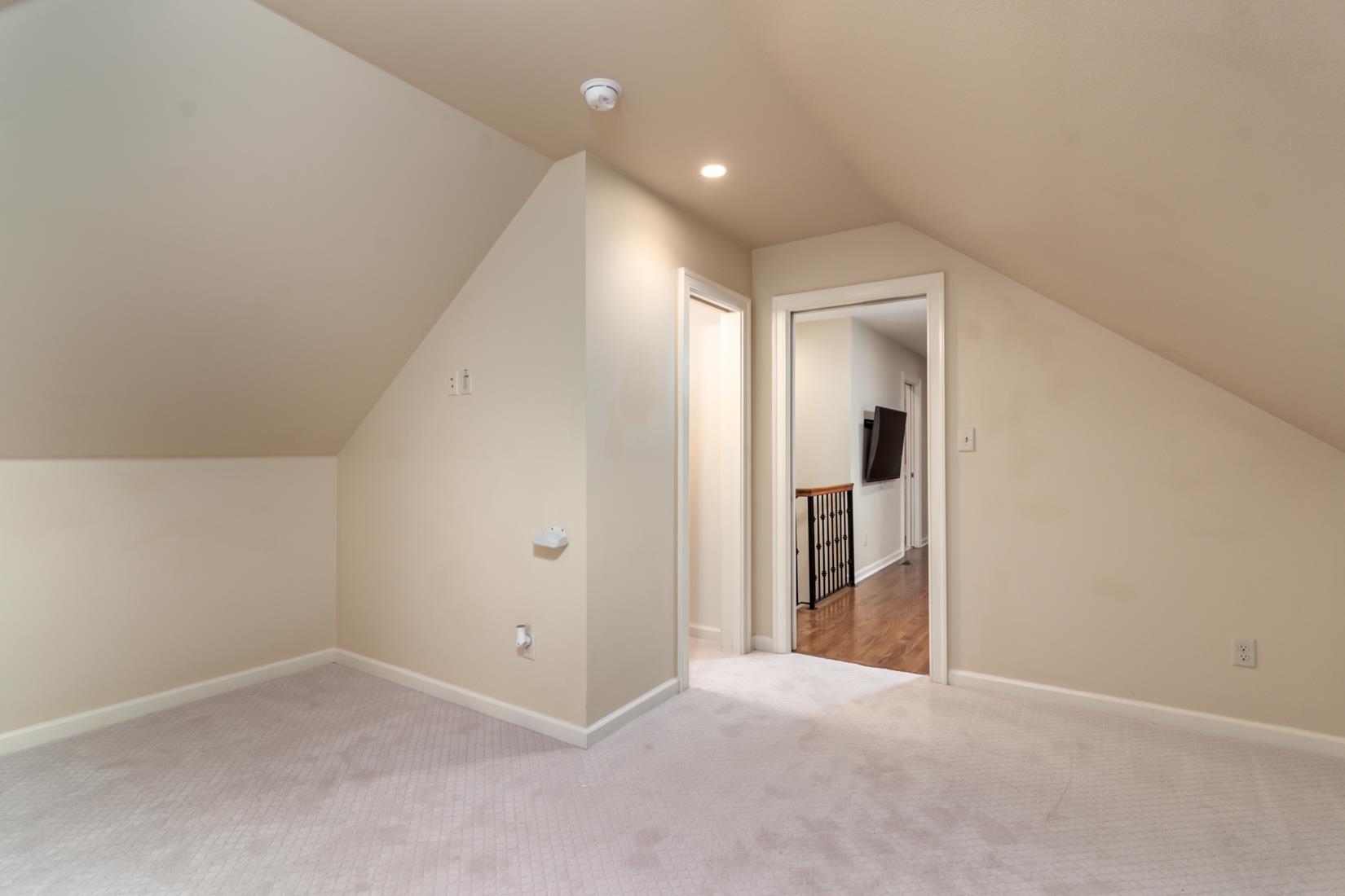 NEWTONS - Residential