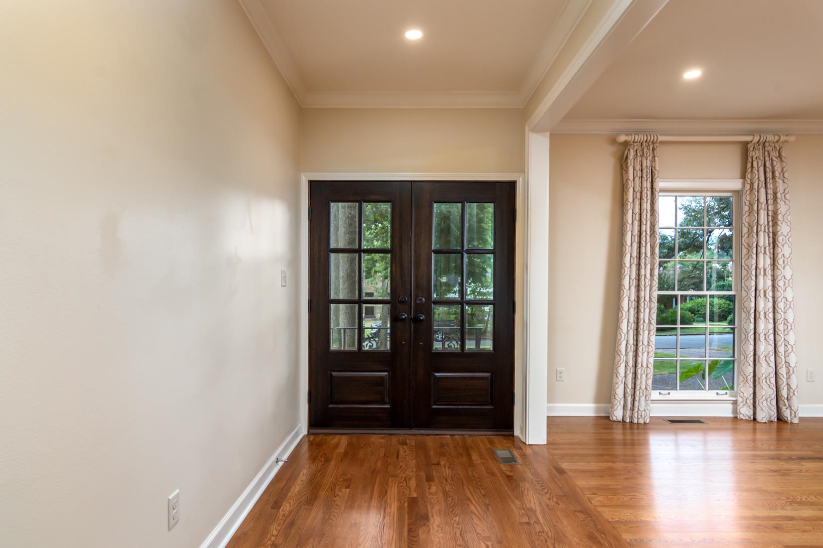 NEWTONS - Residential