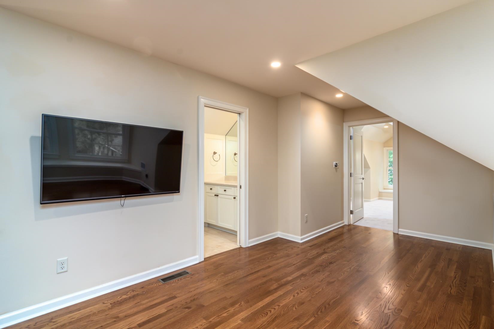 NEWTONS - Residential