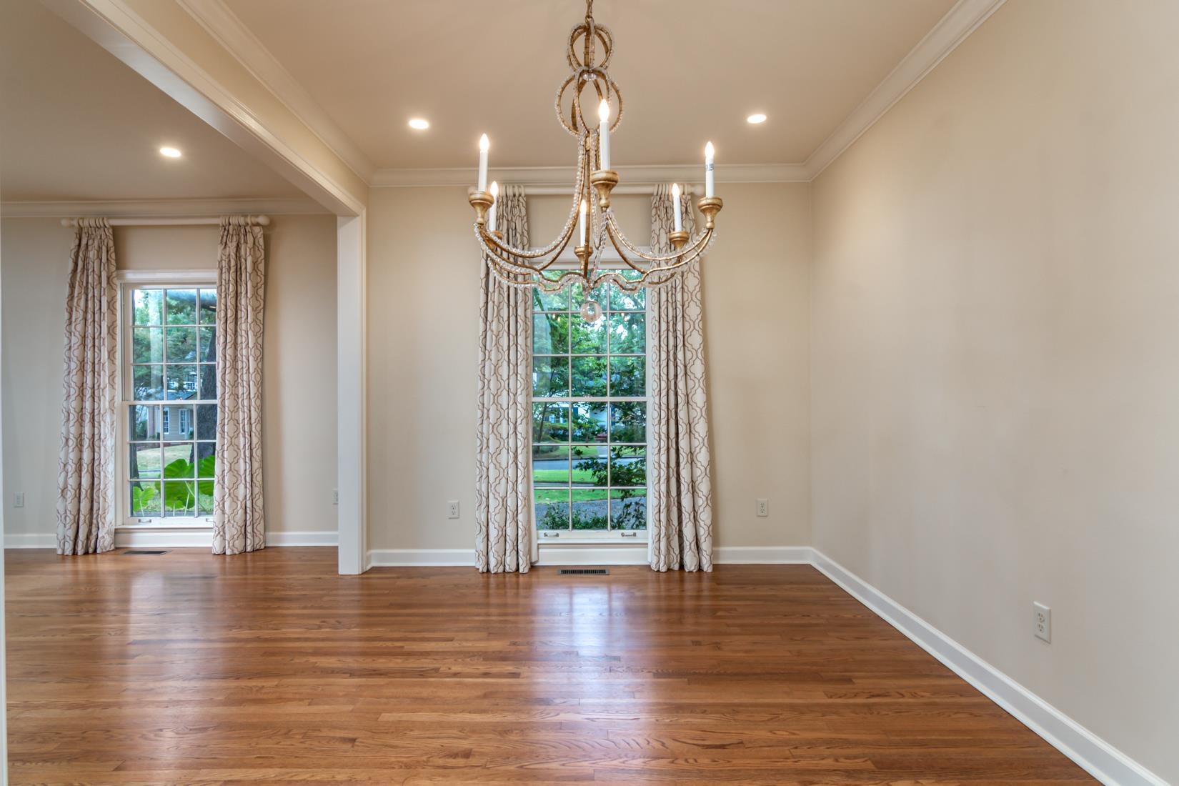 NEWTONS - Residential