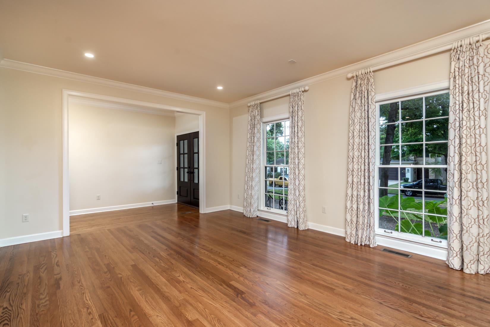 NEWTONS - Residential