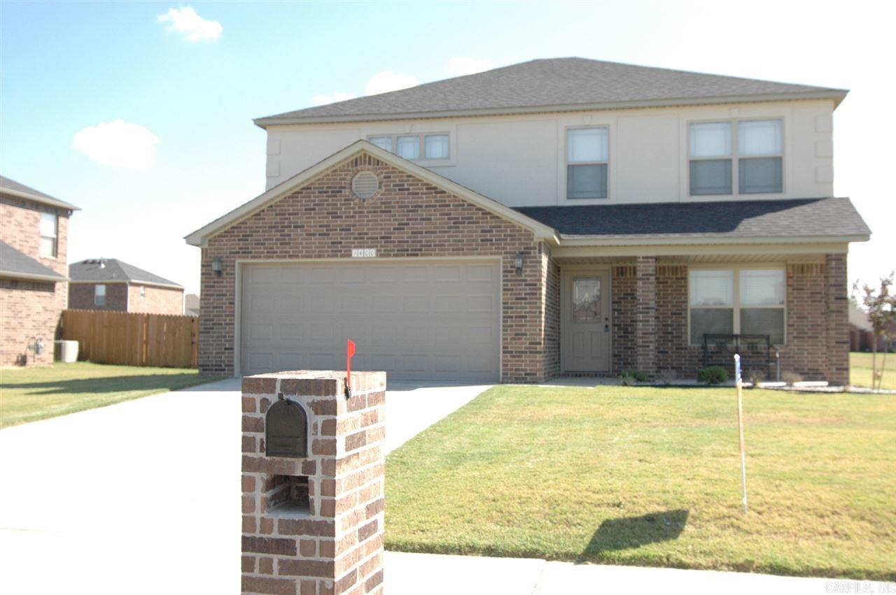 See Show/Agent   Located at 1400 Sweet Gum Lane is a nice 4bd/2.2ba house in the North Little Rock subdivision of Cypress Crossing. Kitchen is furnished with Stainless Steel appliances; Fridge, Range, Microwave, Dishwasher, Disposal. Also included: hardwood floors, Large walk inclosets, Jetted tub in master bath, separate shower in master bath, Large upstairs Den, Ceiling Fans, Plantation Blinds, central heating and air, 2 car garage