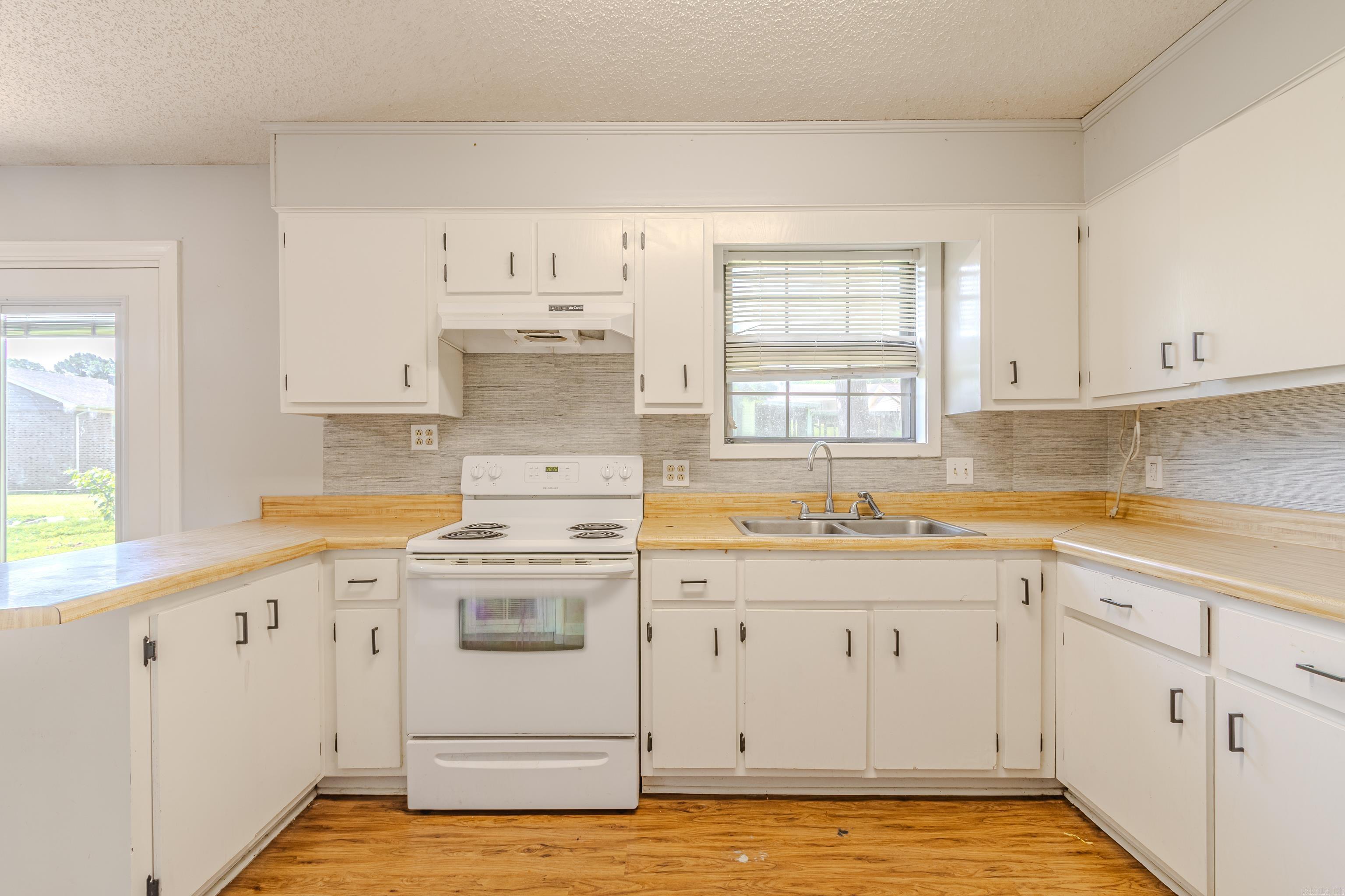 PLEASANT MEADOWS - Residential