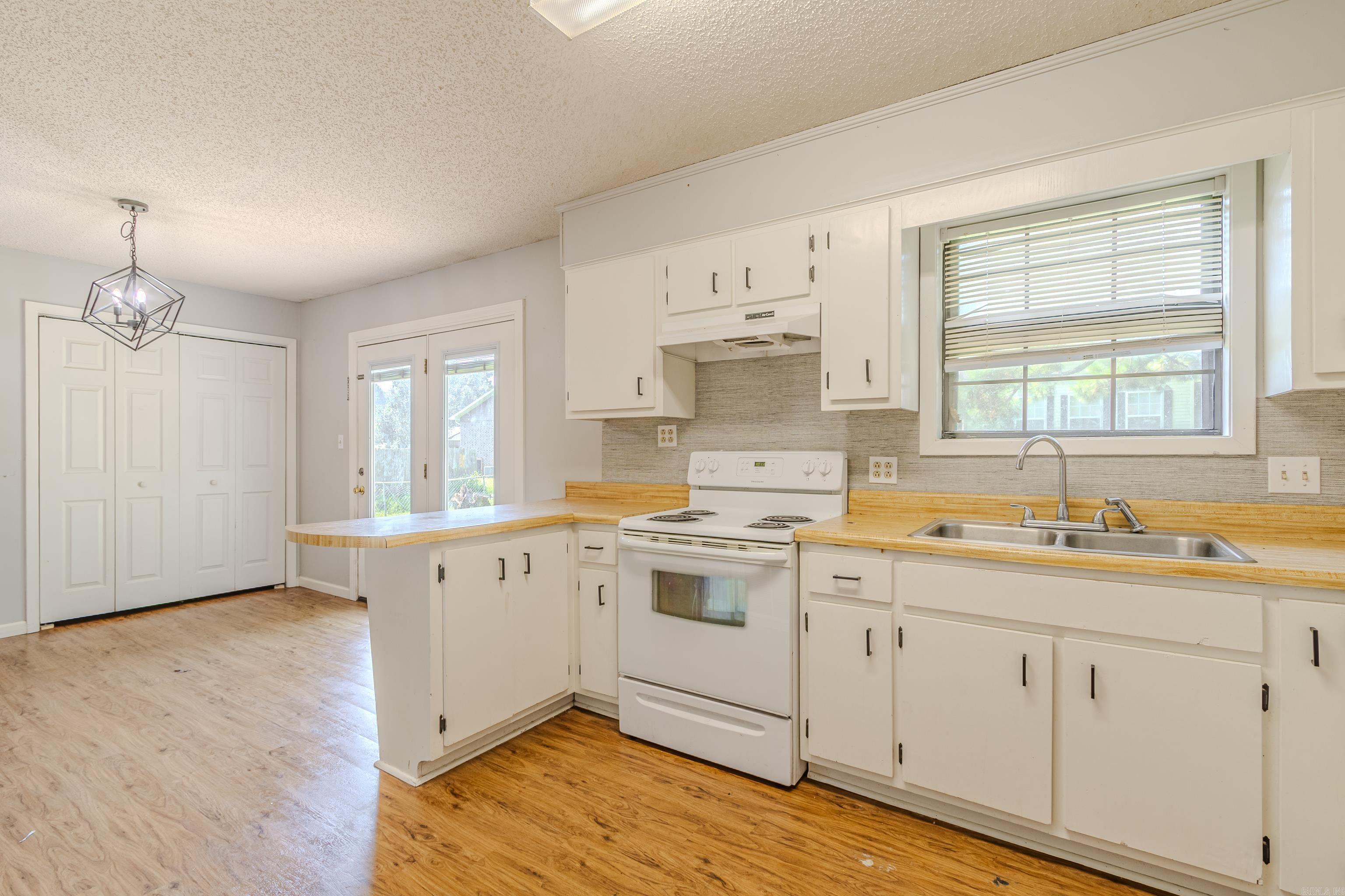 PLEASANT MEADOWS - Residential