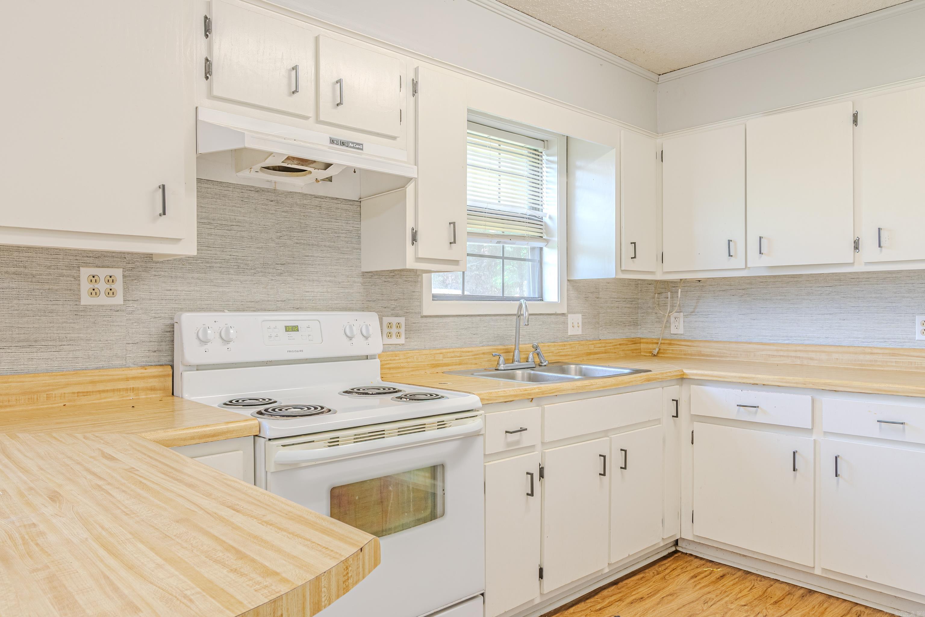 PLEASANT MEADOWS - Residential