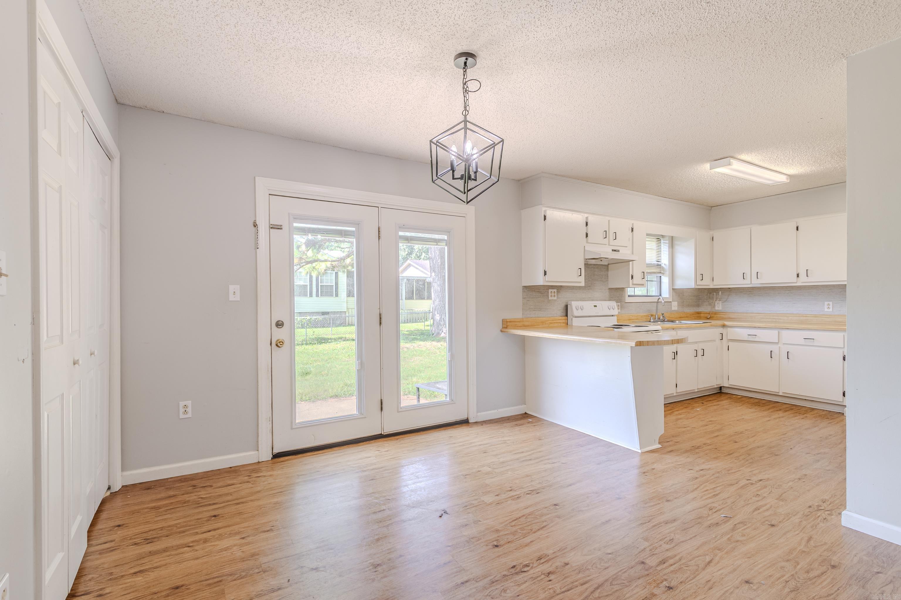 PLEASANT MEADOWS - Residential