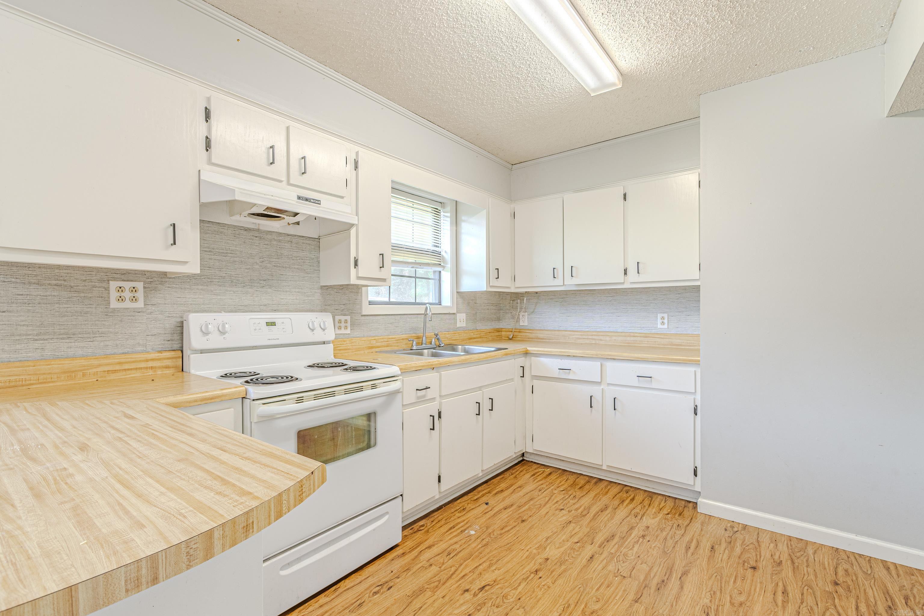 PLEASANT MEADOWS - Residential
